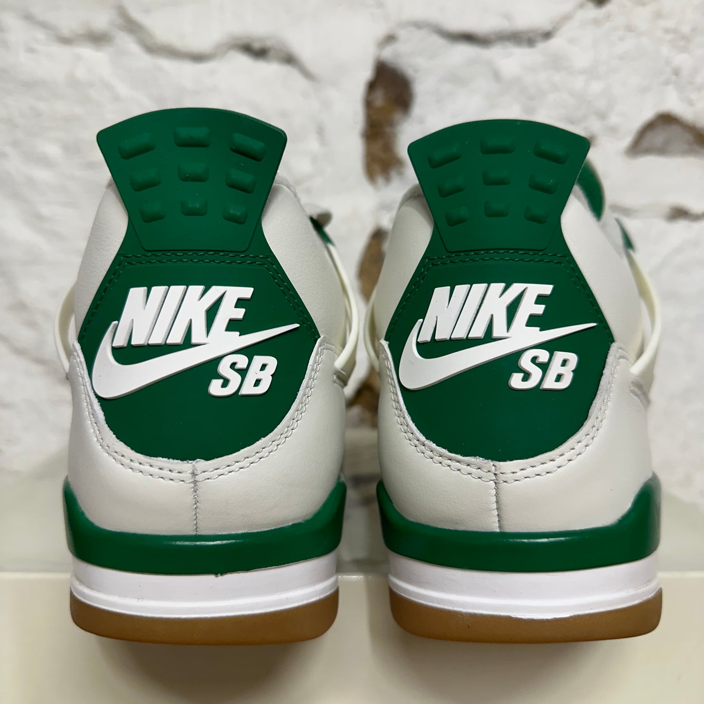 Air Jordan 4 SB Pine Green Sz 9