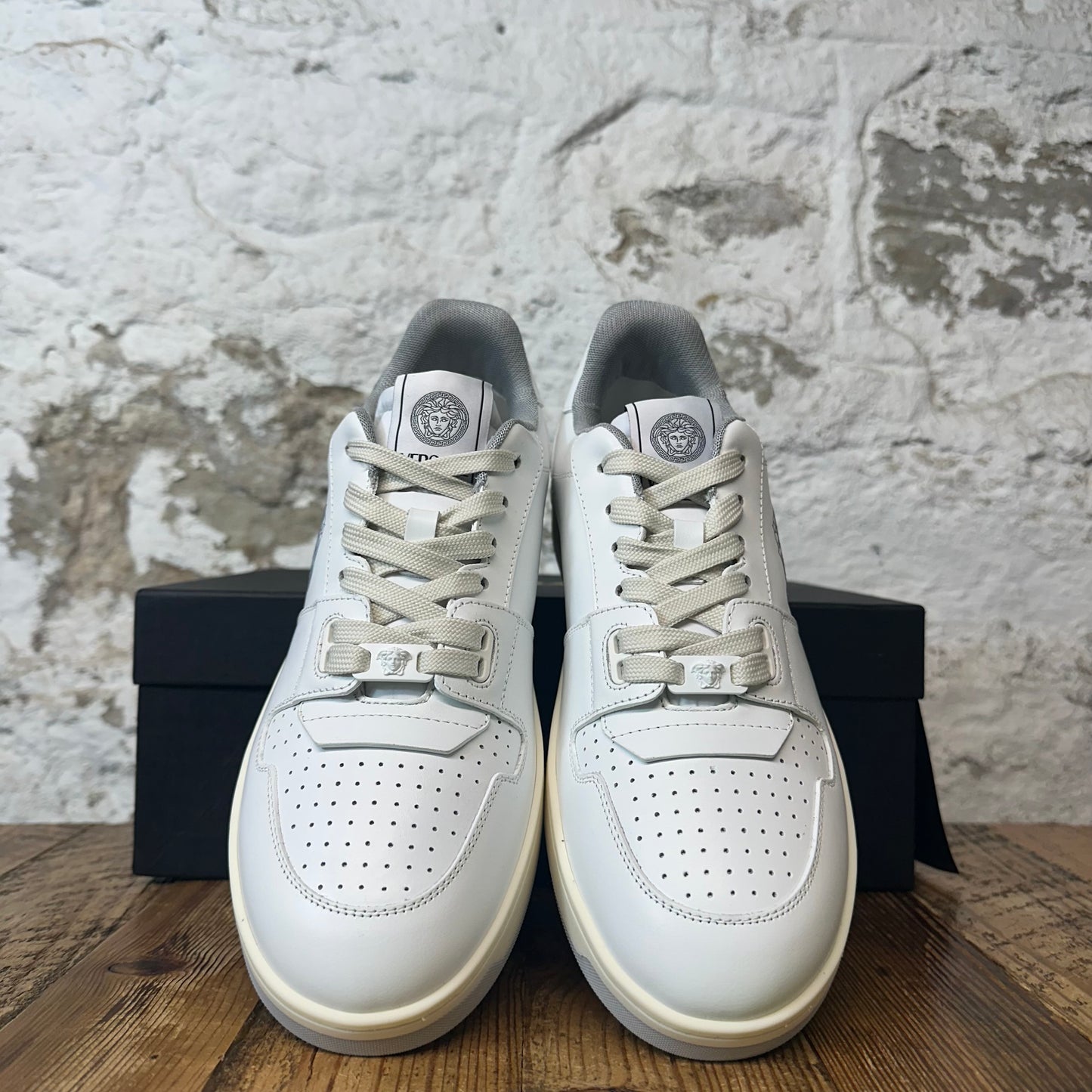 Versace Medusa Logo White Sneaker Sz 8.5 (41.5) DS