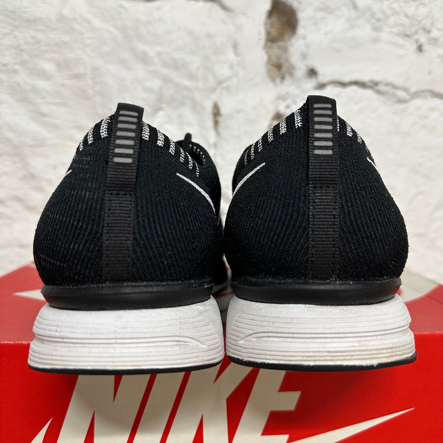 Nike Flyknit Trainer Oreo Sz 10.5