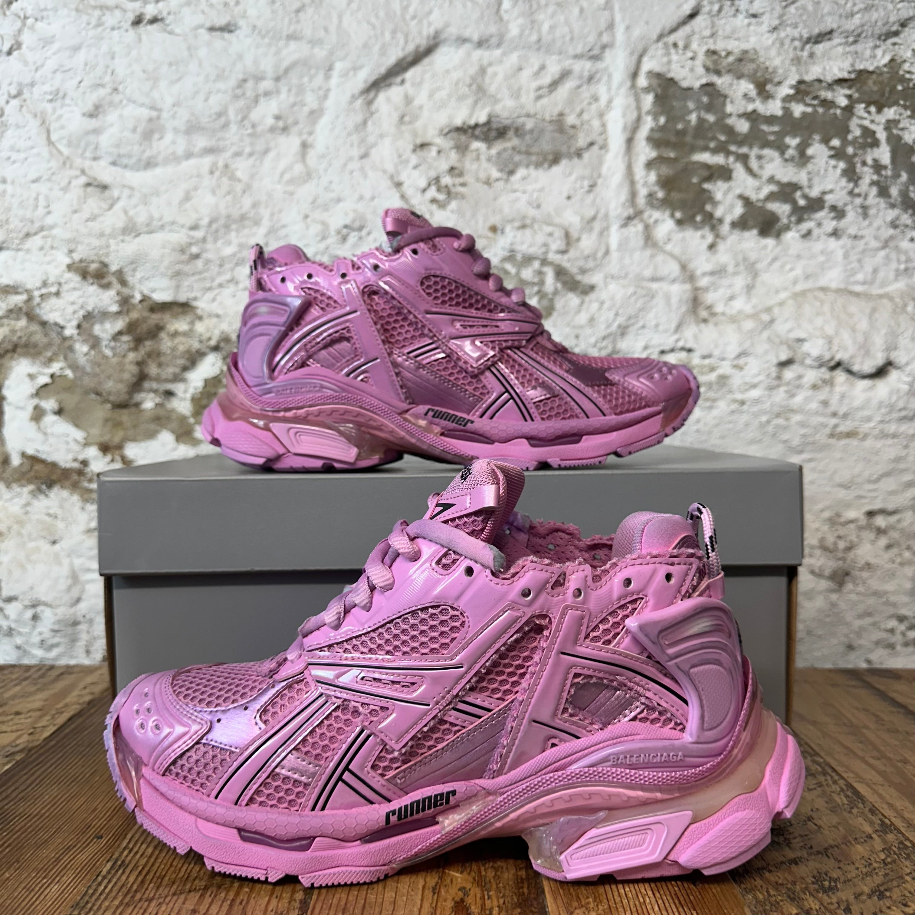 Balenciaga Runner Triple Pink Sneaker Sz 6 (38)