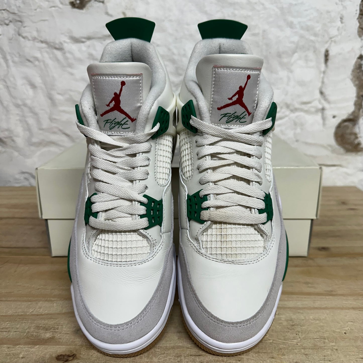 Air Jordan 4 SB Pine Green Sz 9