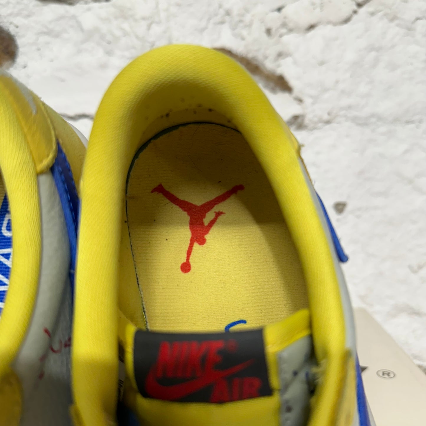 Air Jordan 1 Low Travis Scott Canary Sz 9 (10.5W)