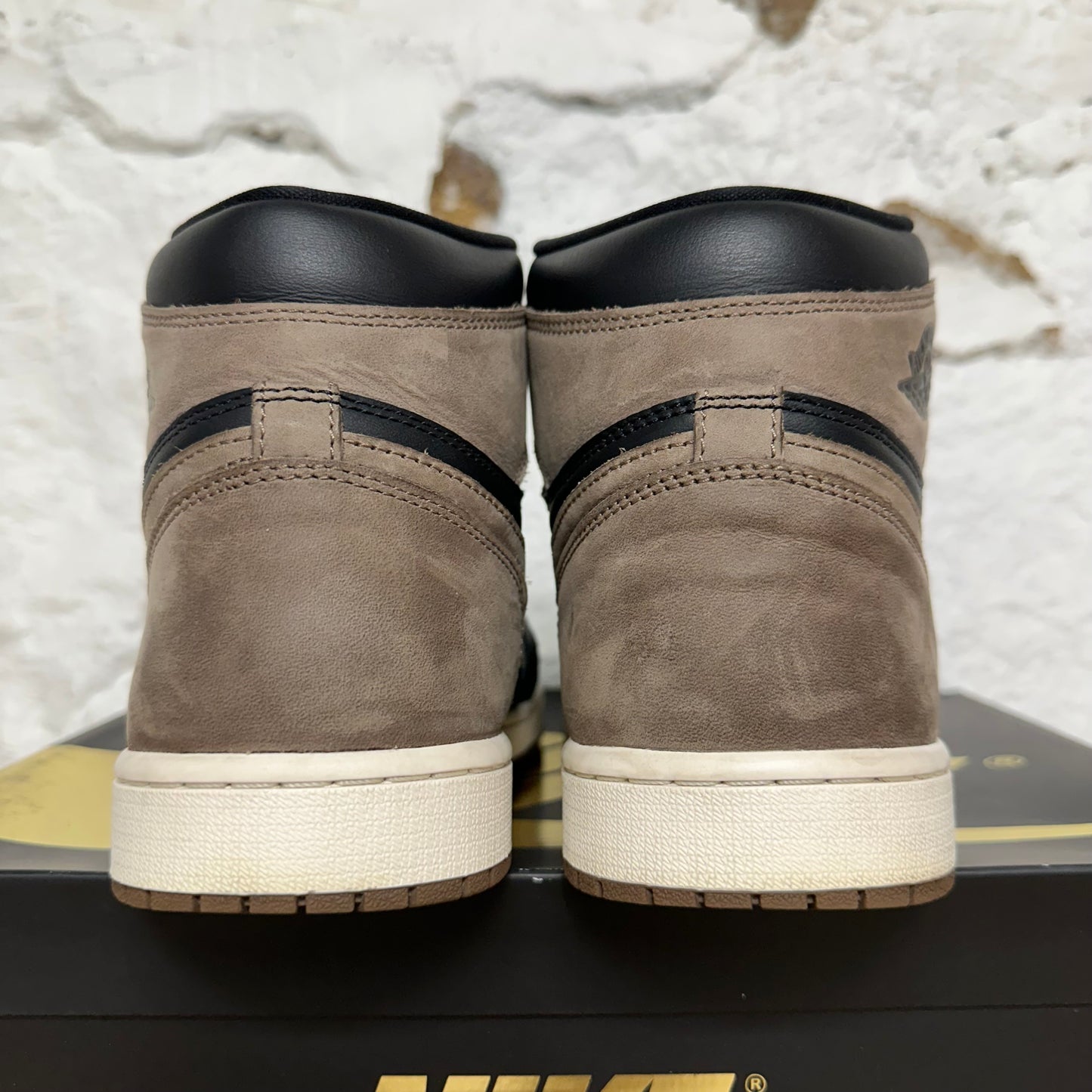 Air Jordan 1 High Palomino Sz 11
