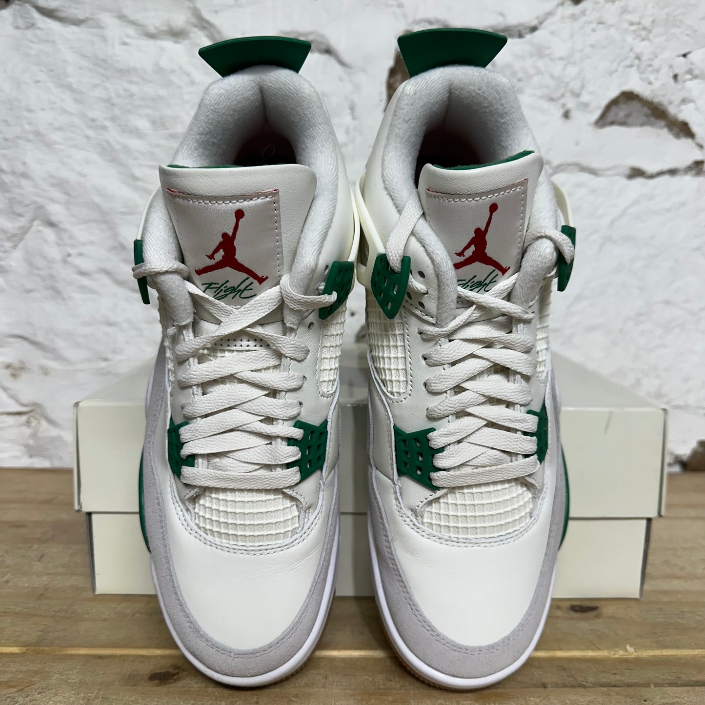 Air Jordan 4 SB Pine Green Sz 9