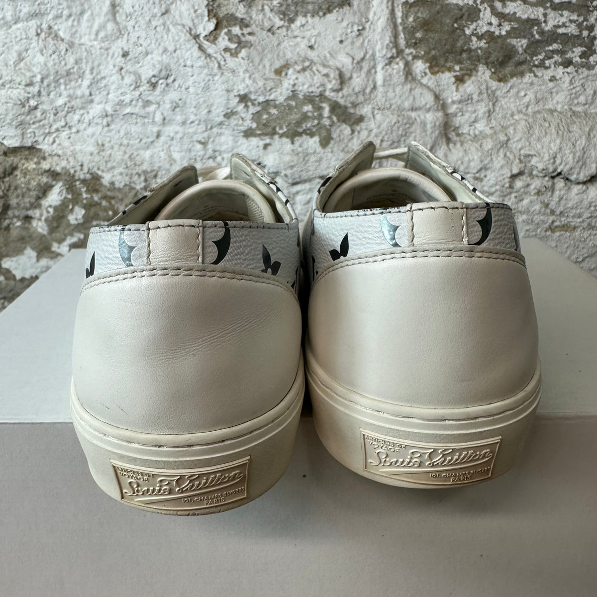Louis Vuitton Grey Monogram White Tattoo Sneaker Sz 8.5 (7LV)