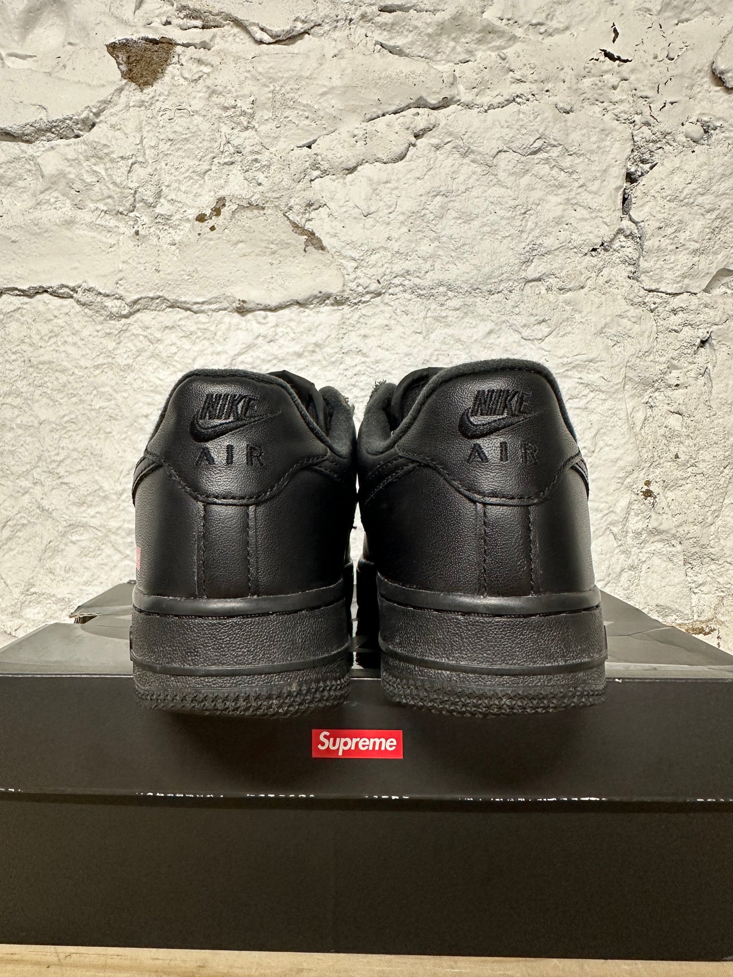 Nike Air Force 1 Low Supreme Black Sz 4.5