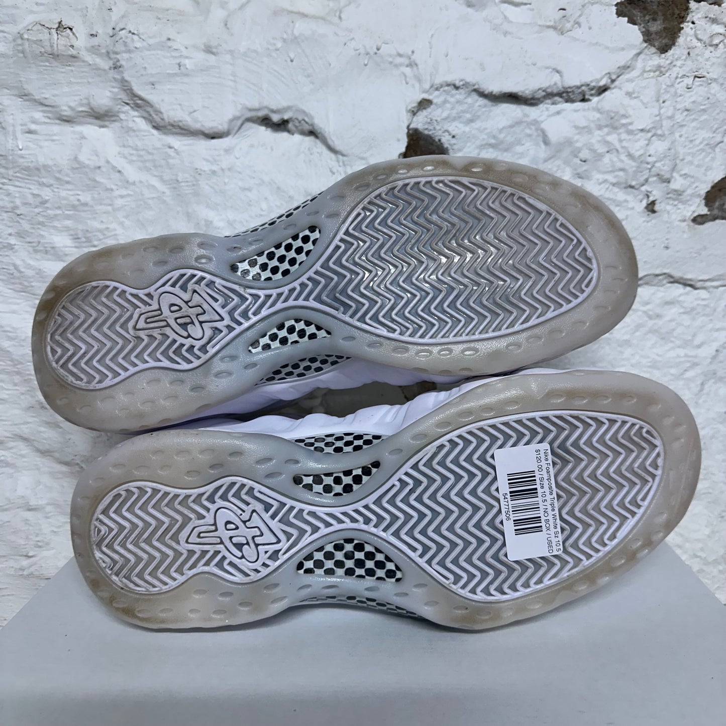 Nike Air Foamposite One Triple White Sz 10.5