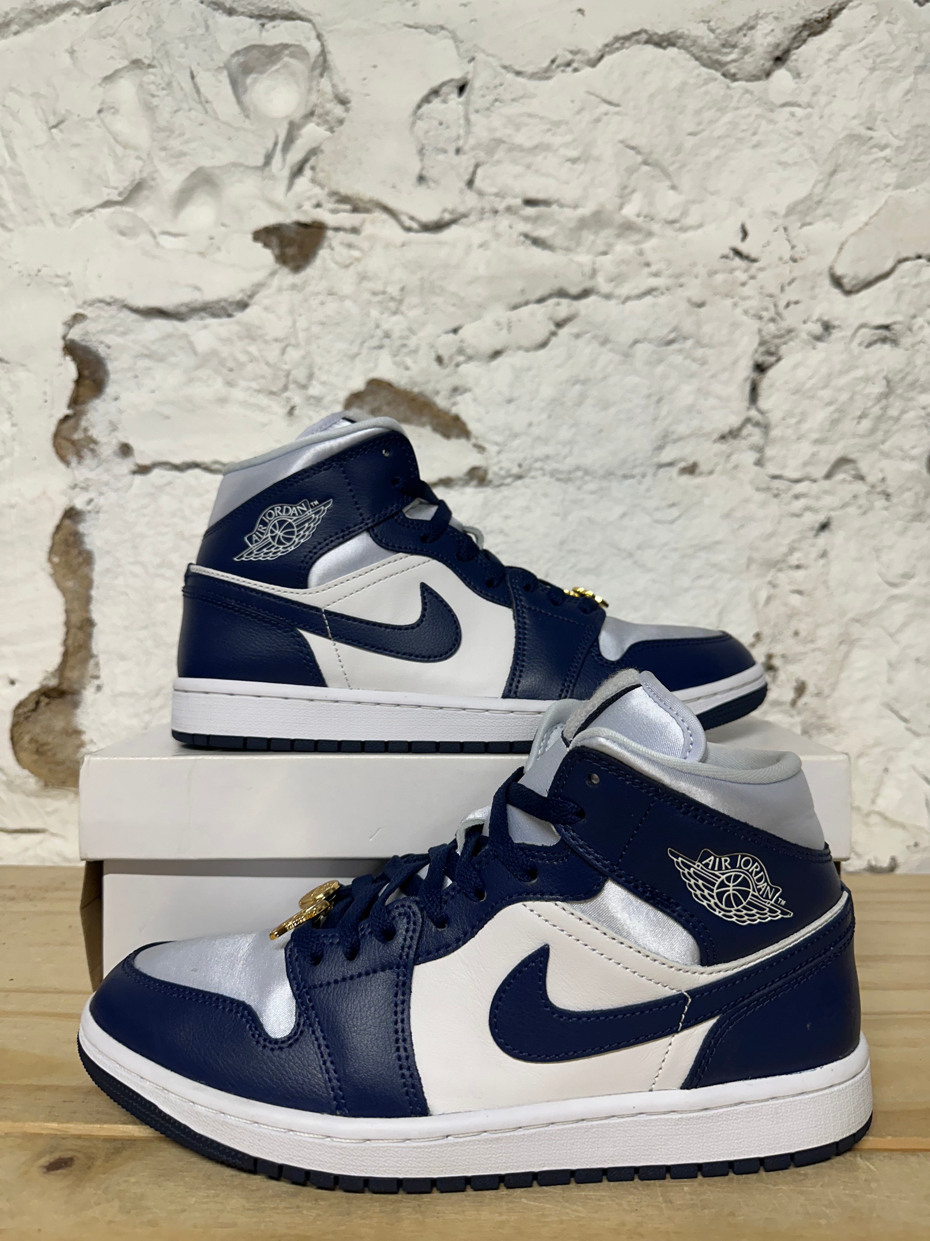Air Jordan 1 Mid Football Grey Midnight Navy Sz 8.5 (10W)