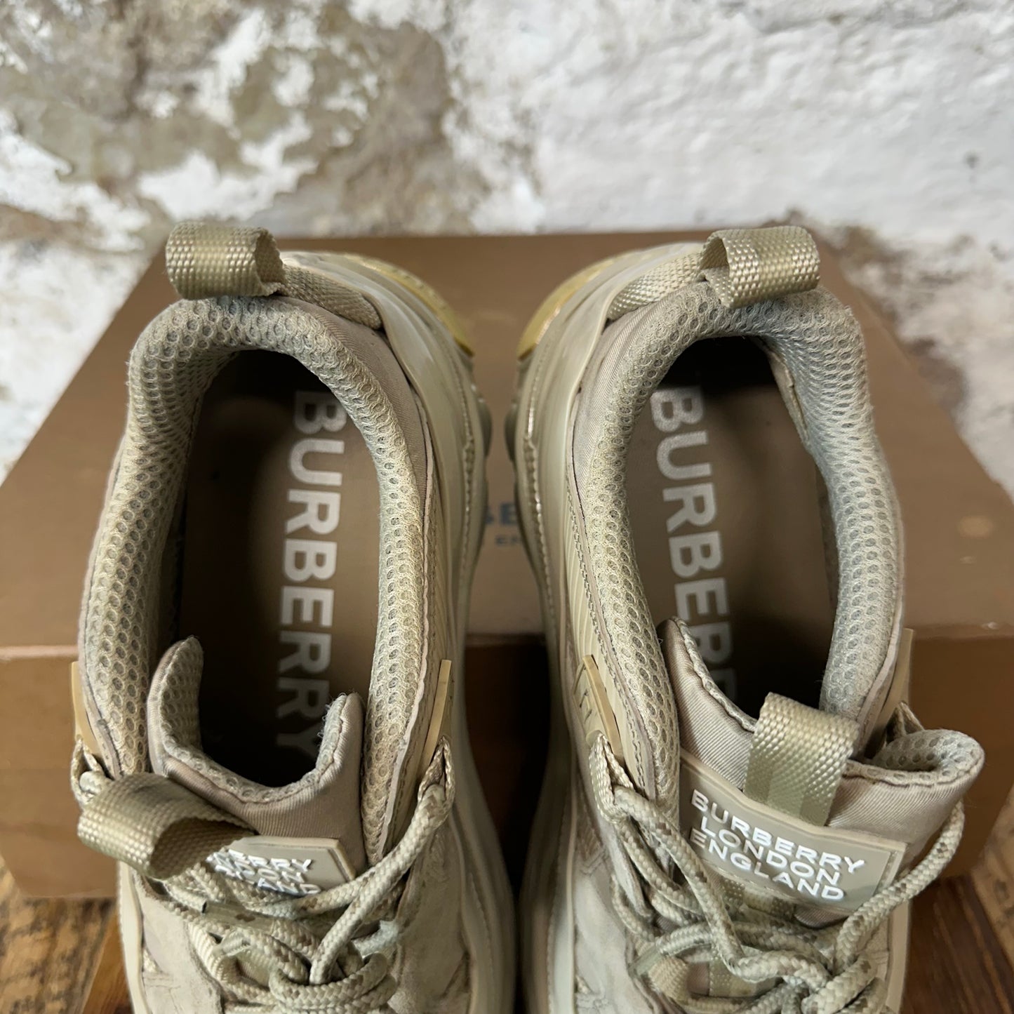 Burberry Arthur Triple Beige Sneaker Sz 7 (40)