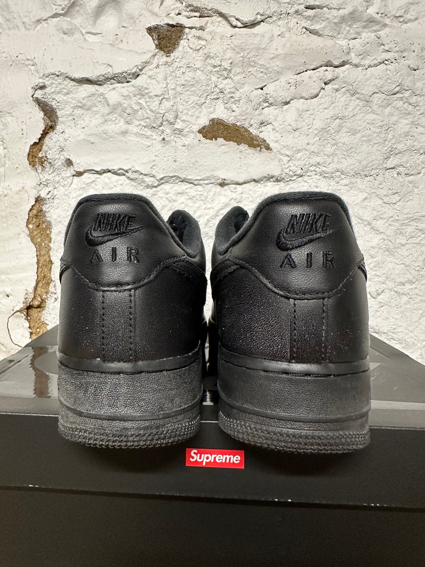 Nike Air Force 1 Supreme Black Sz 9