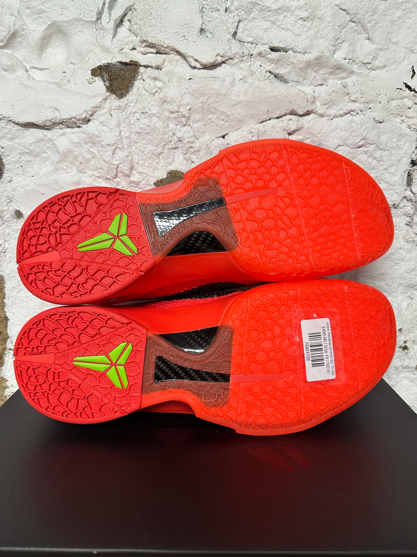 Kobe Reverse Grinch Sz 15 DS