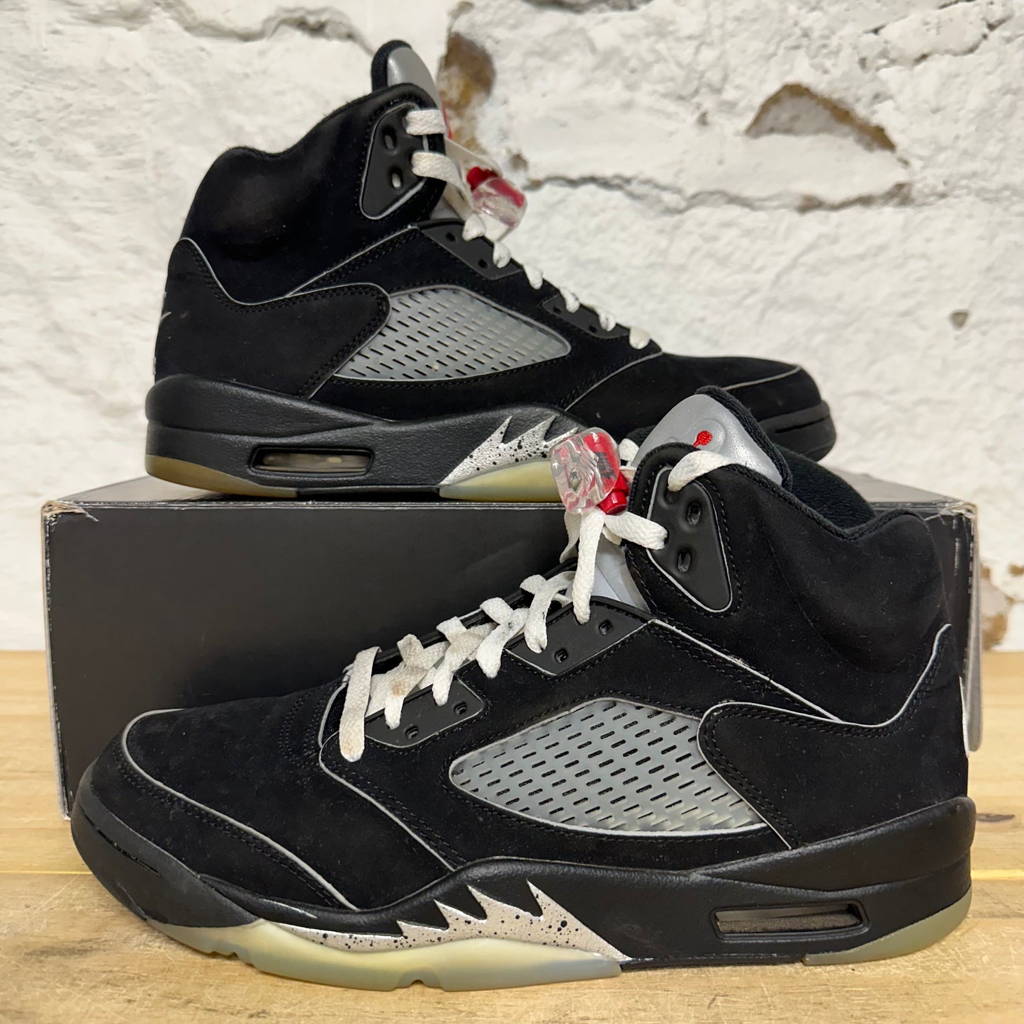 Air Jordan 5 Black Metallic Reimagined Sz 9.5
