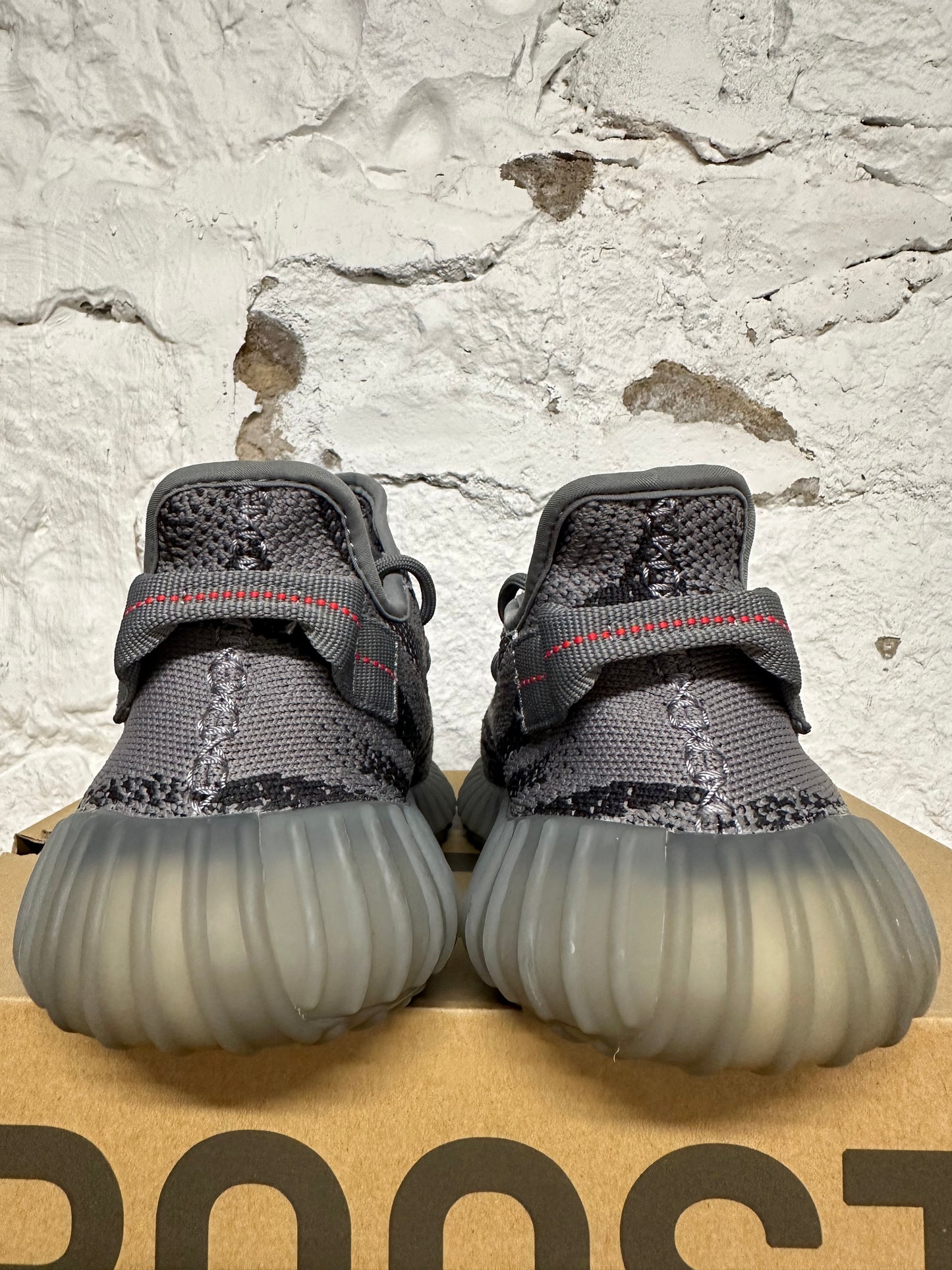 Yeezy 350 V2 Beluga Sz 9.5