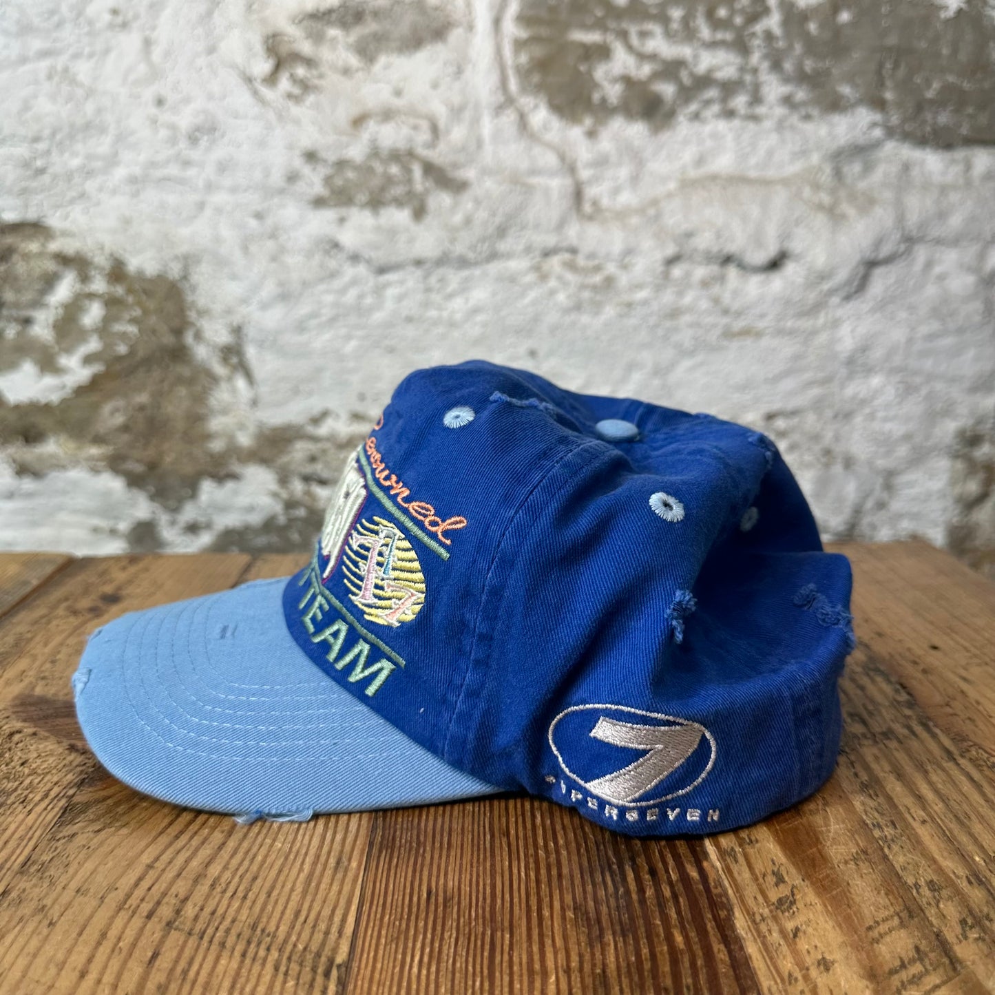 Up7Skate Blue Strip Hat DS