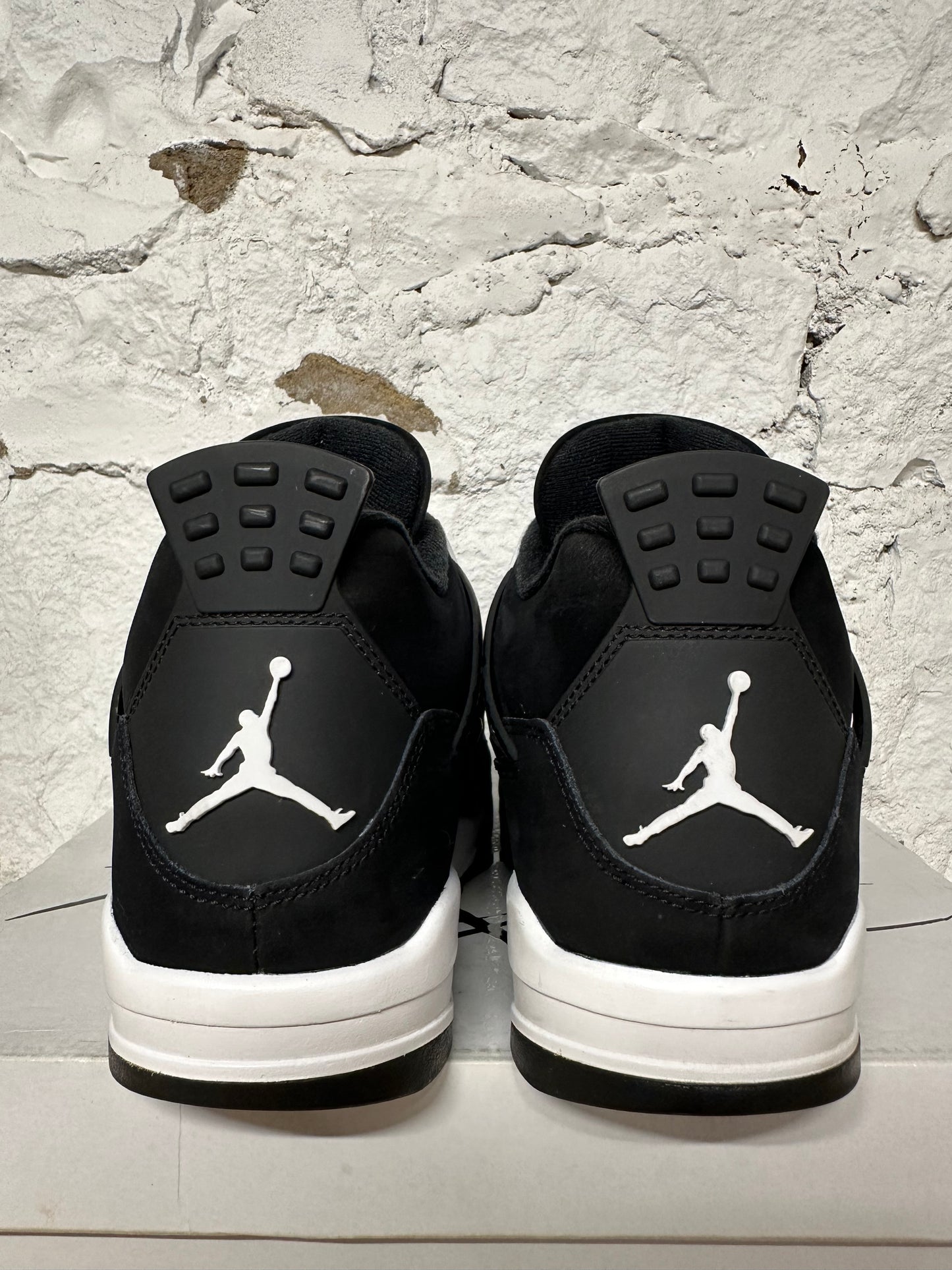 Air Jordan 4 White Thunder Sz 10.5
