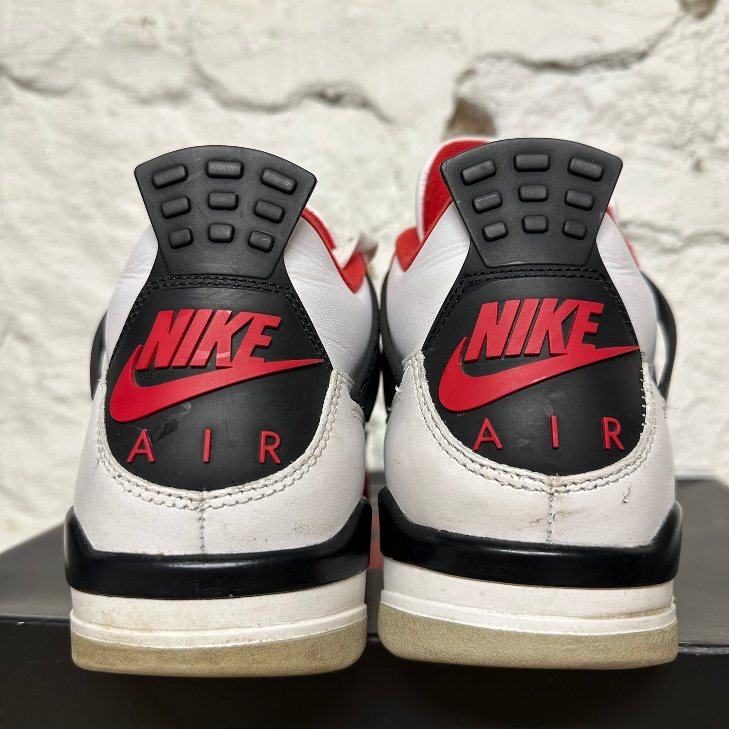 Air Jordan 4 Fire Red Sz 10