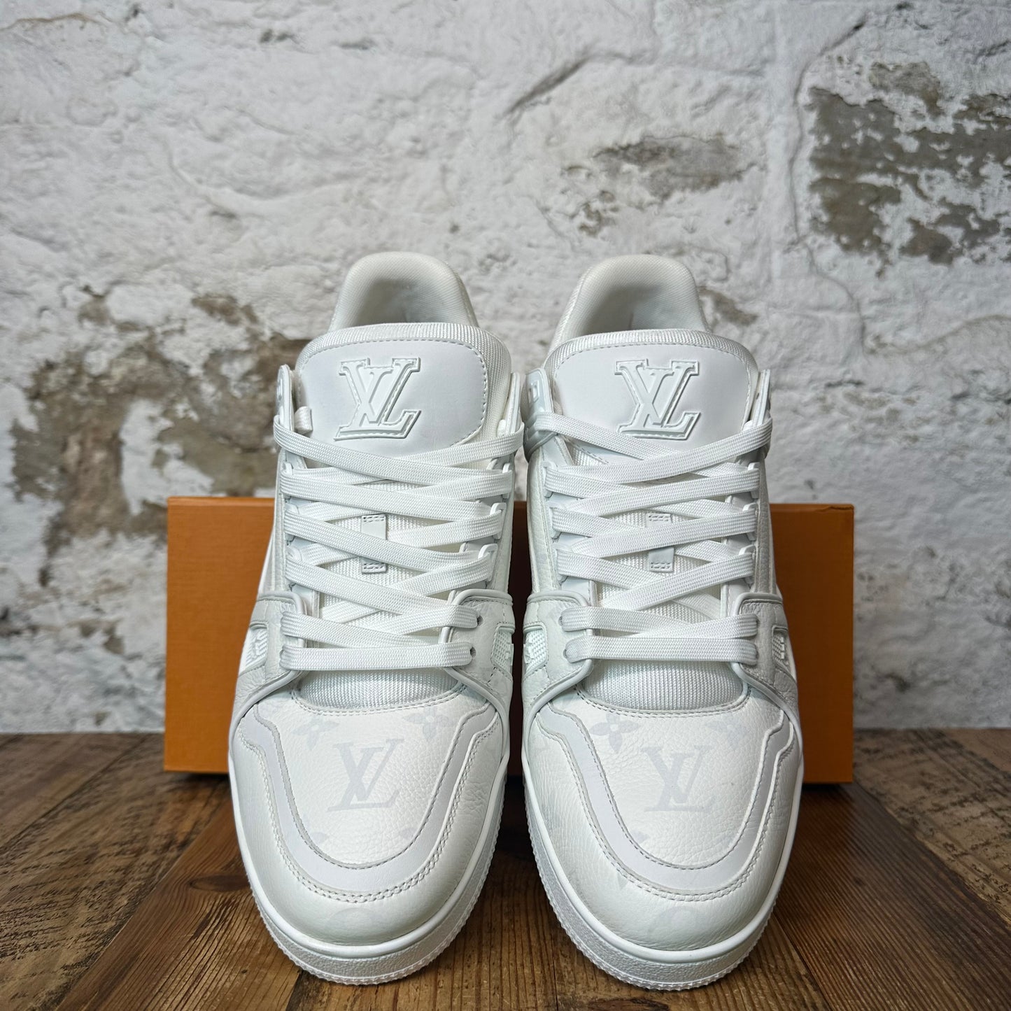 Louis Vuitton White Monogram Trainer Sneaker Sz 11 (9.5LV)