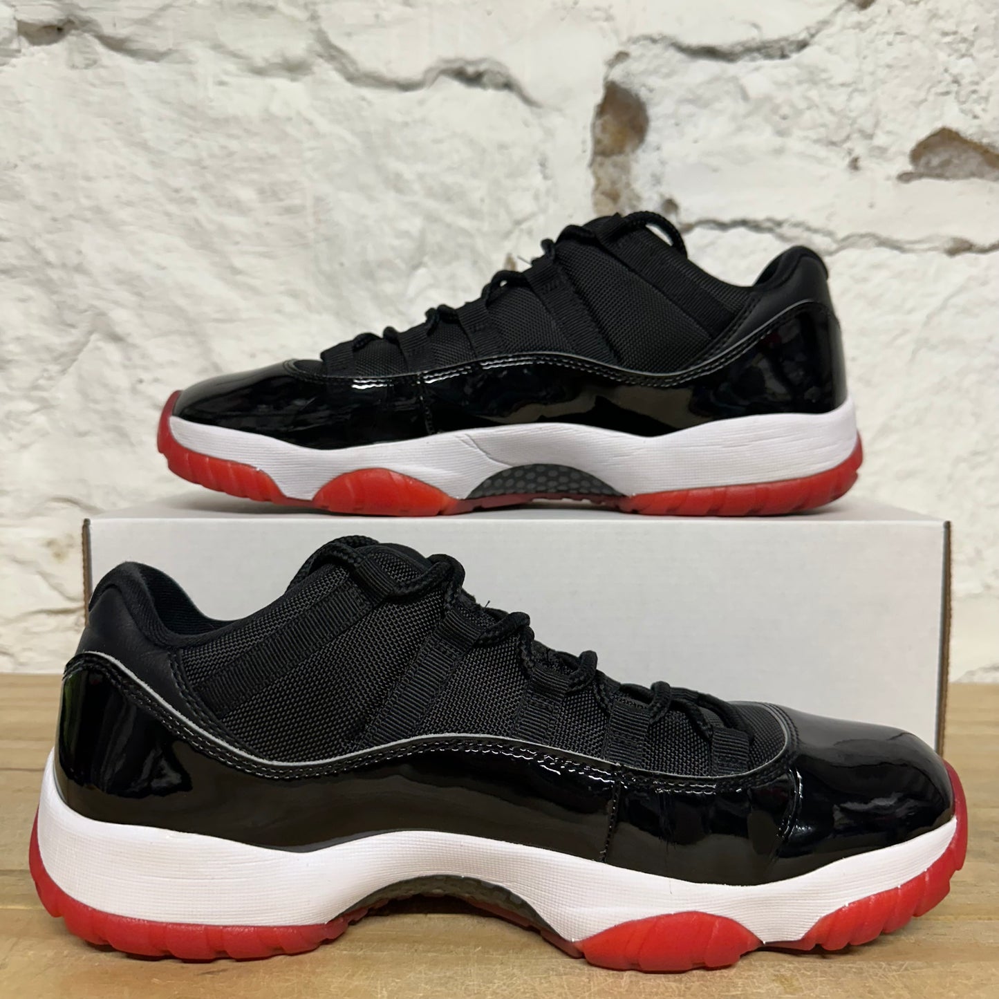 Air Jordan 11 Low Bred Sz 11