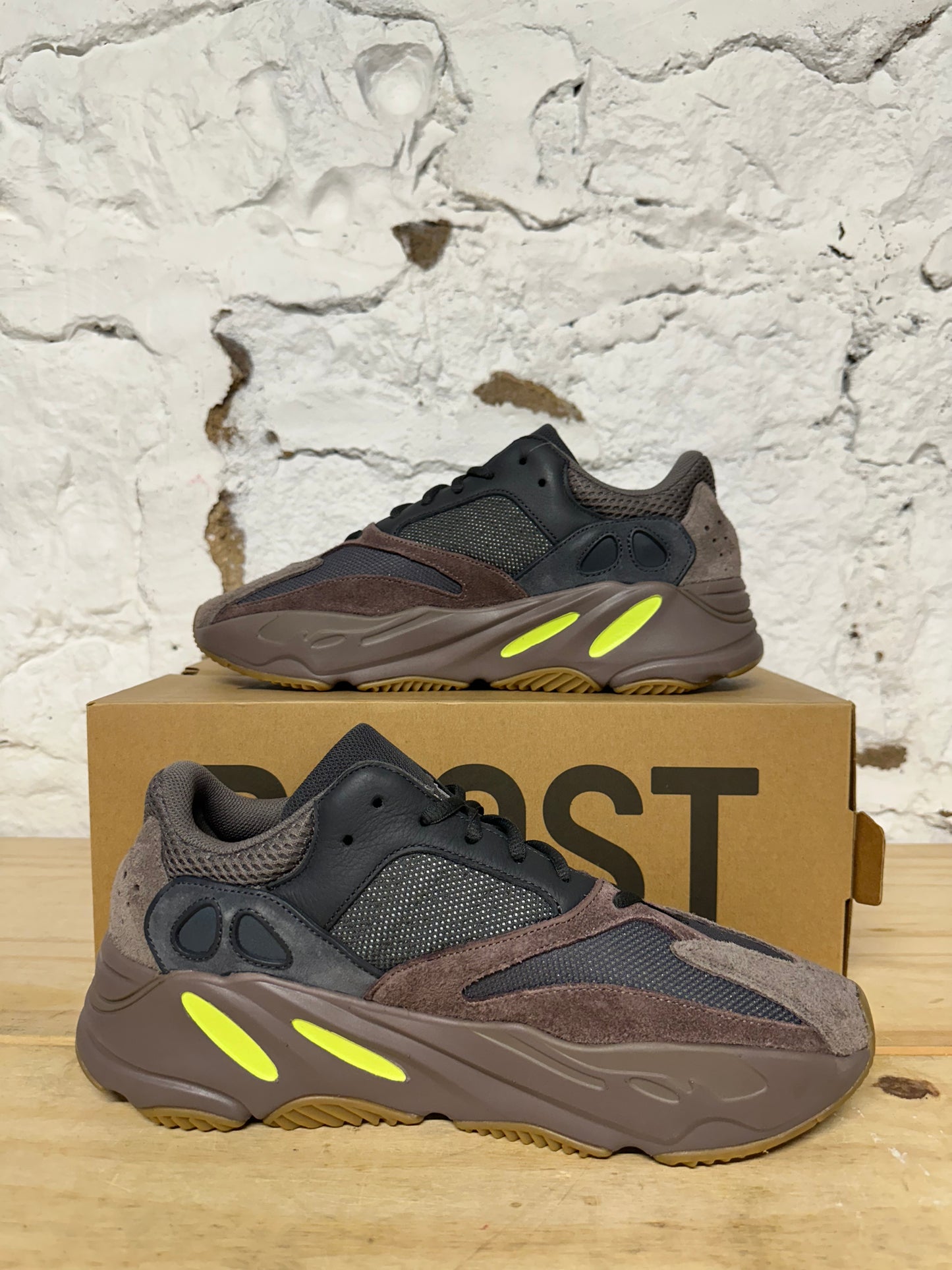 Yeezy 700 Mauve Sz 11.5 DS