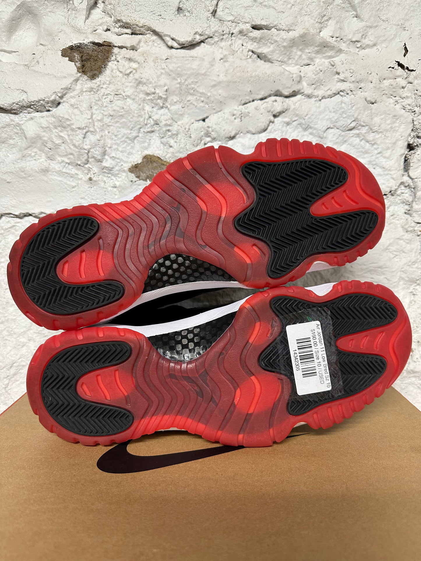 Air Jordan 11 Low Bred Sz 10