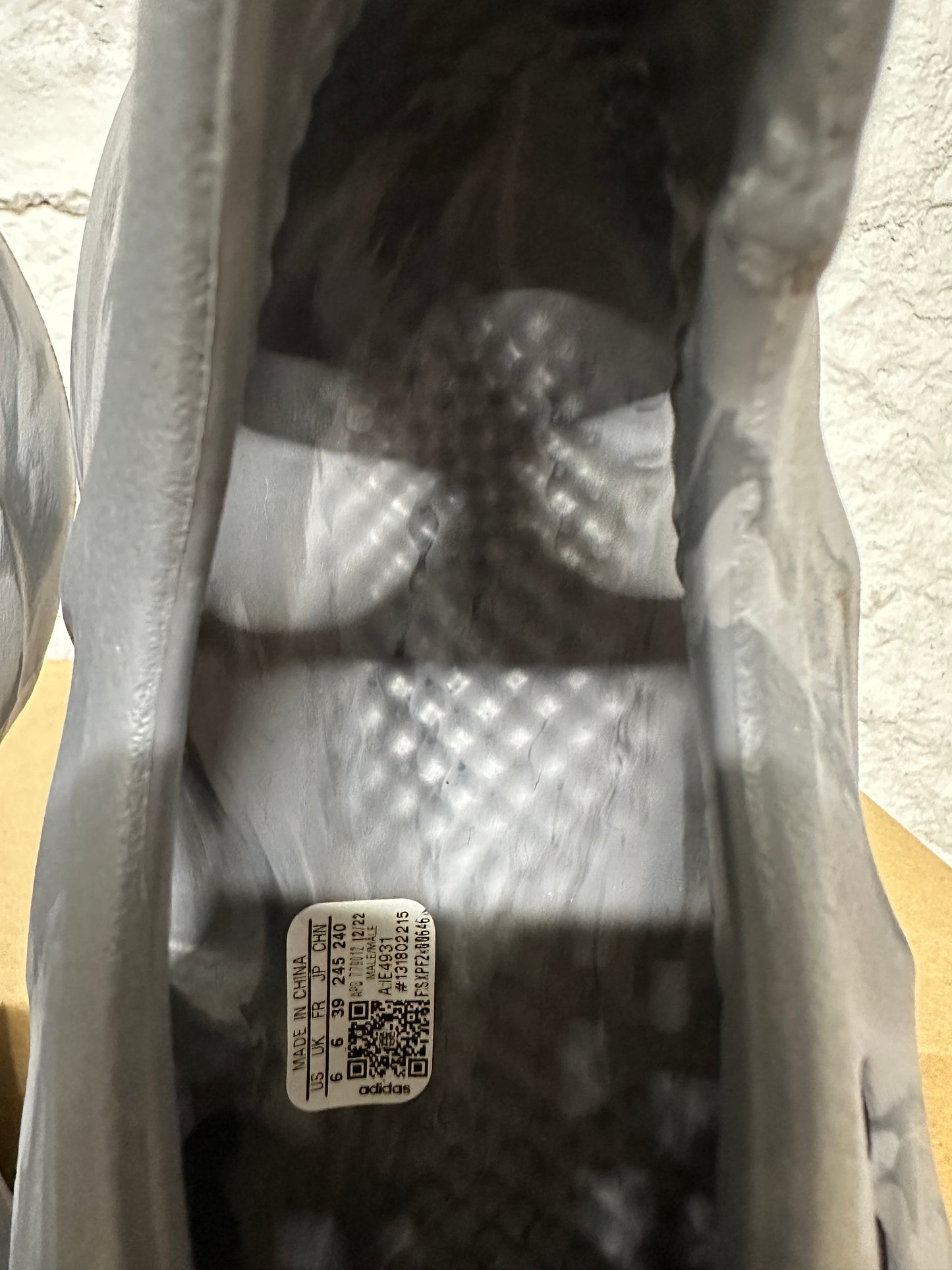 Yeezy Foam Runner MX Granite Sz 6 DS