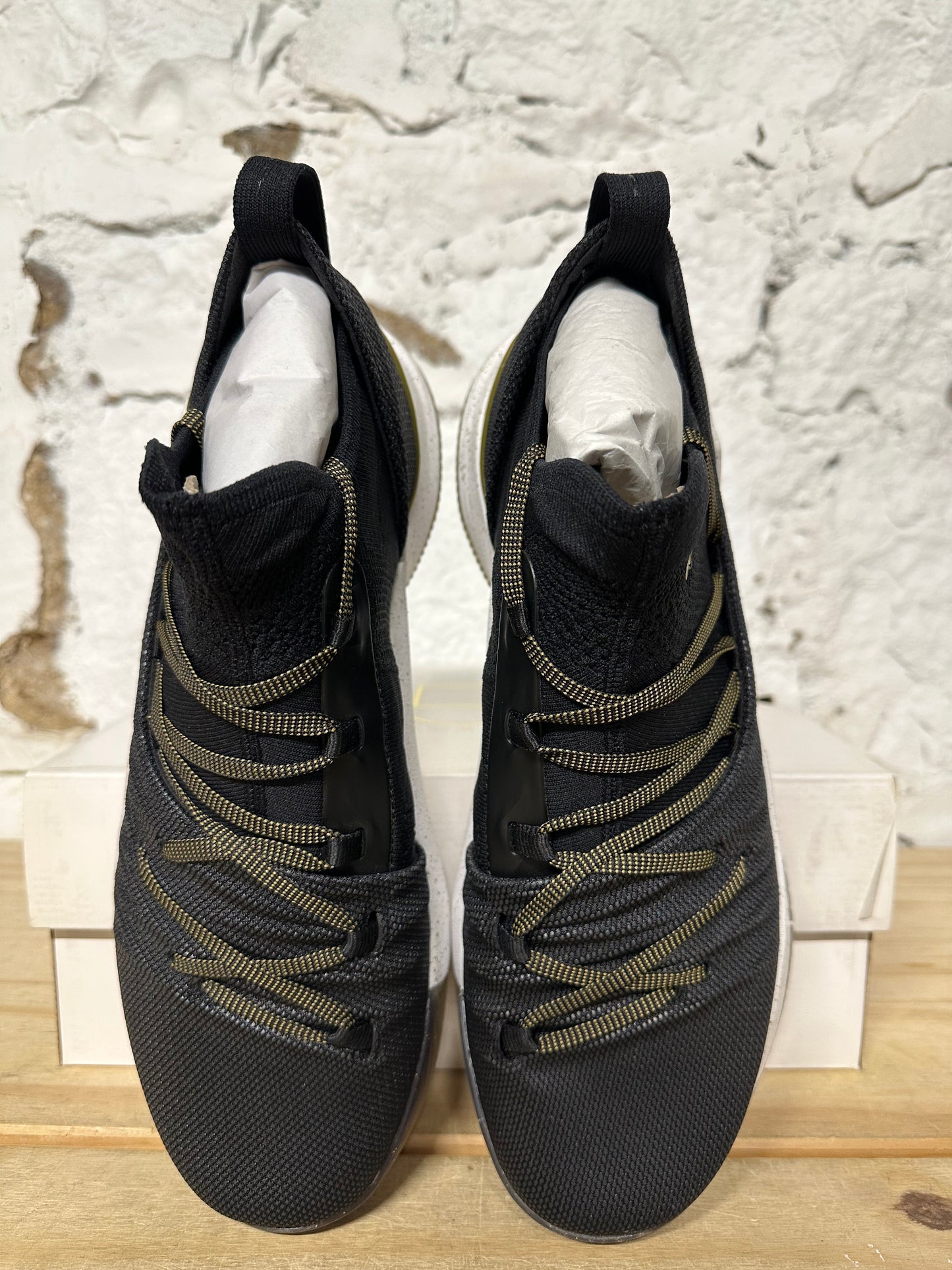 Under Armour Curry 5 Black Gold Sz 10.5 DS