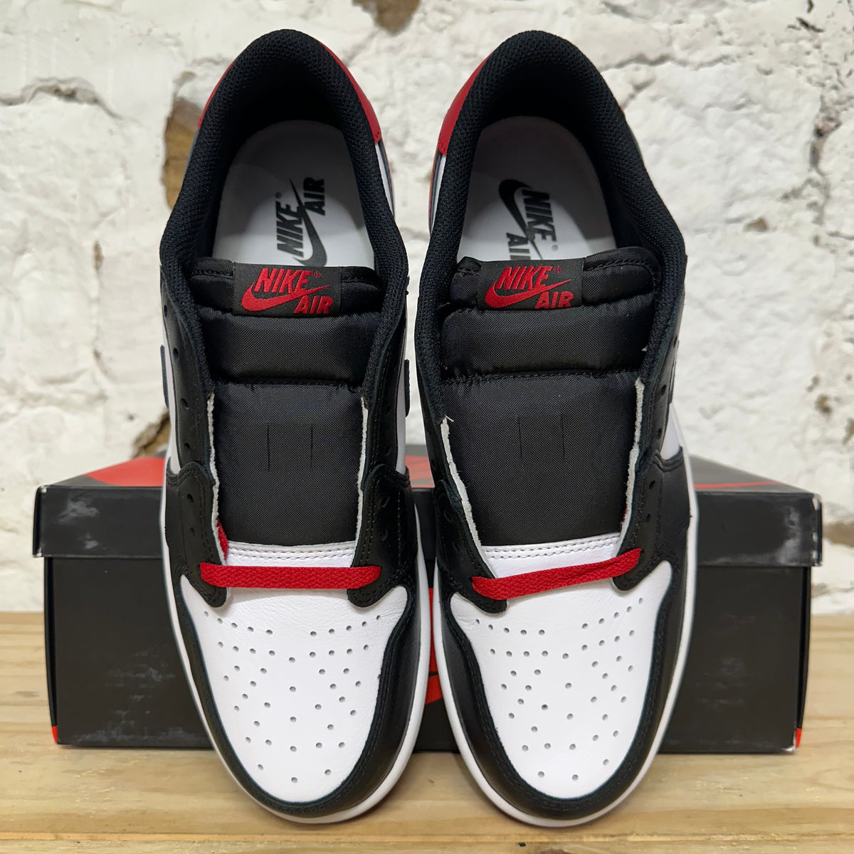 Air Jordan 1 Low Black Toe (2023) Sz 10.5 DS