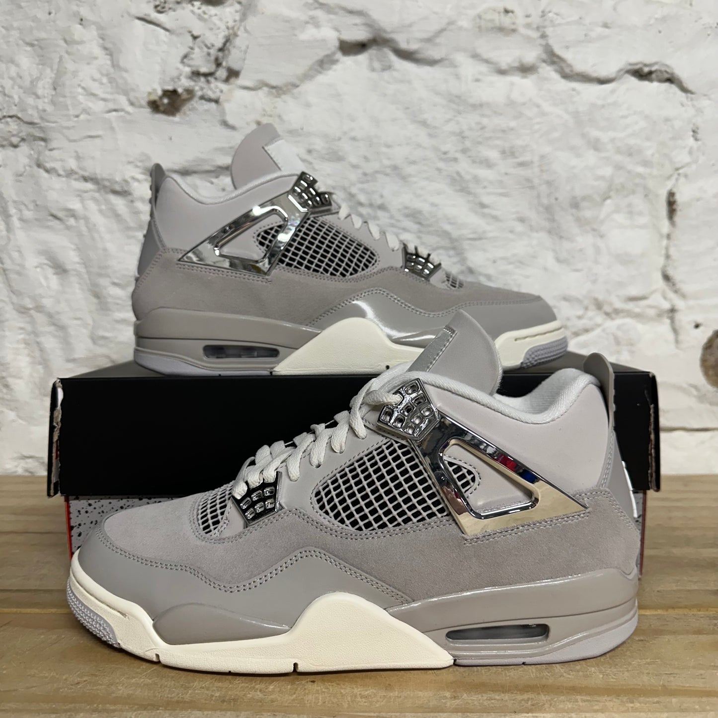 Air Jordan 4 Frozen Moments Sz 10.5 (12W) DS