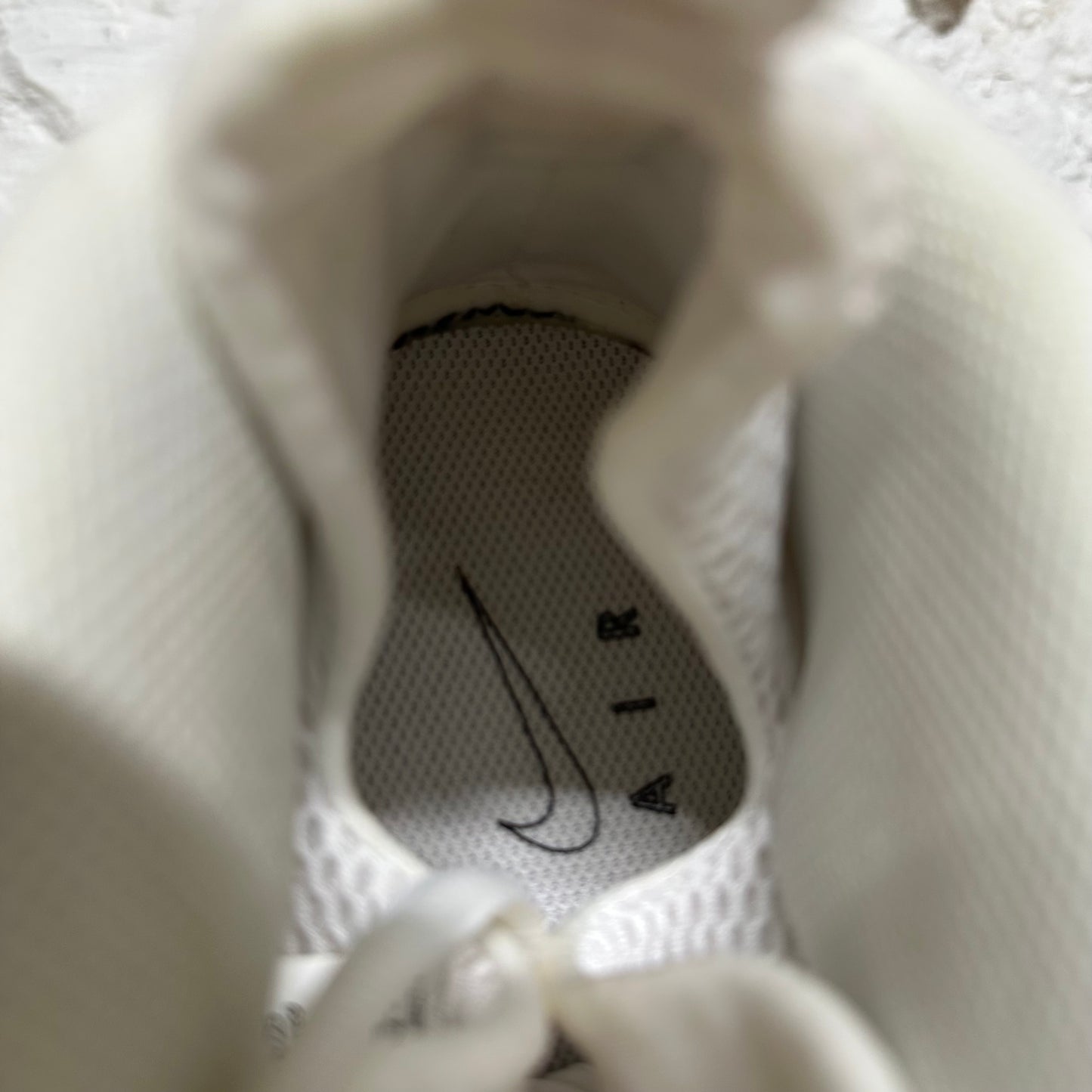 Nike Air Foamposite One Triple White Sz 10.5
