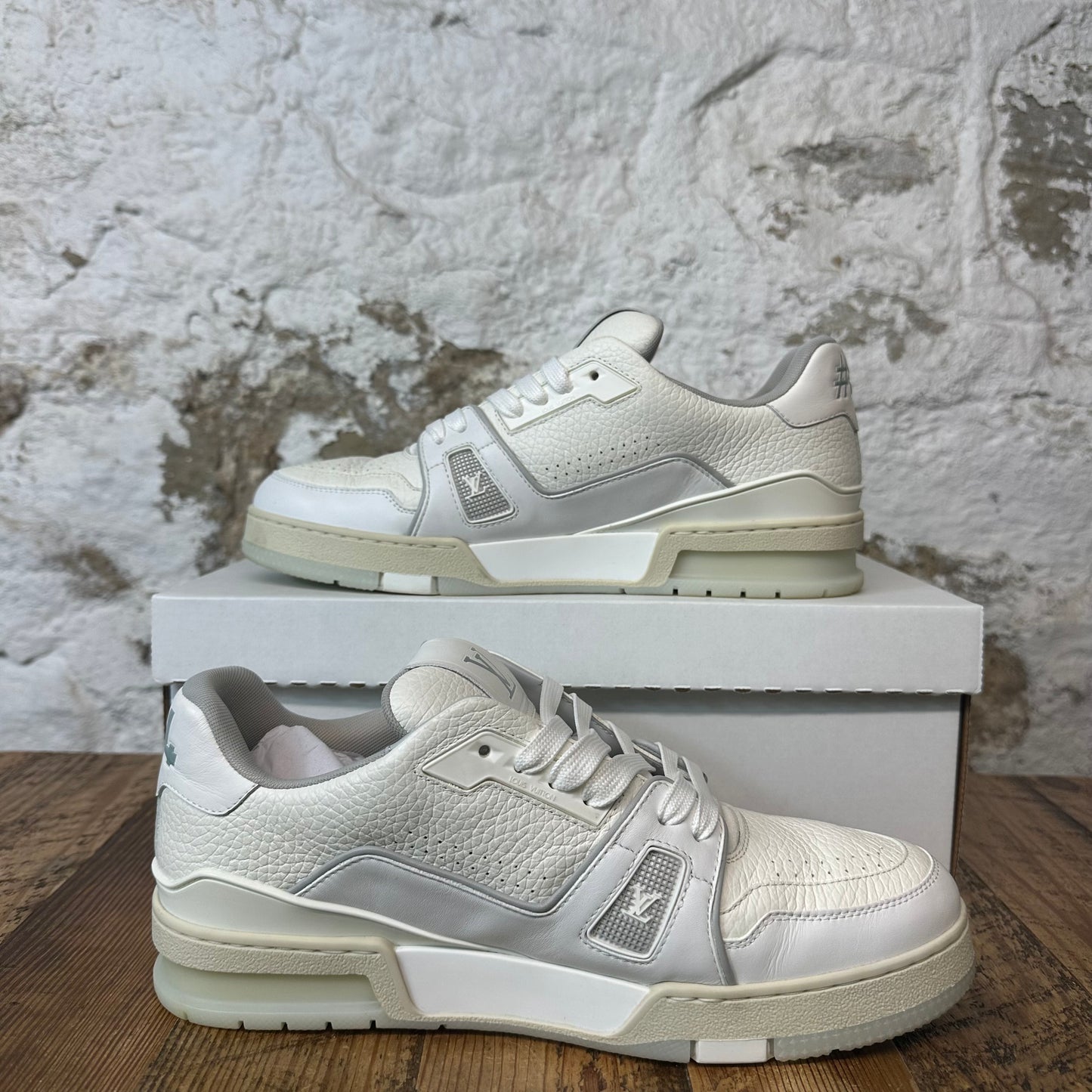 Louis Vuitton White Trainer Sneaker Sz 8.5 (7LV) No Box