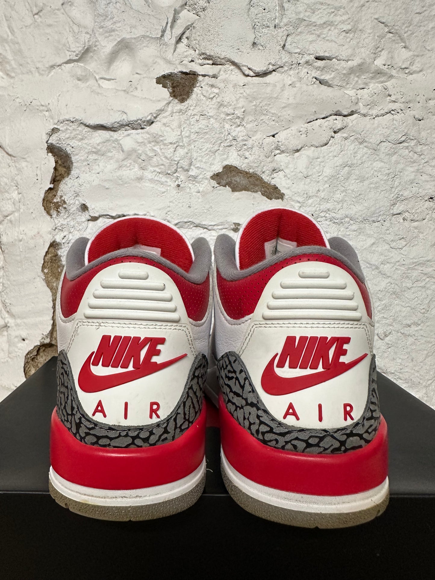 Air Jordan 3 Fire Red Sz 10.5