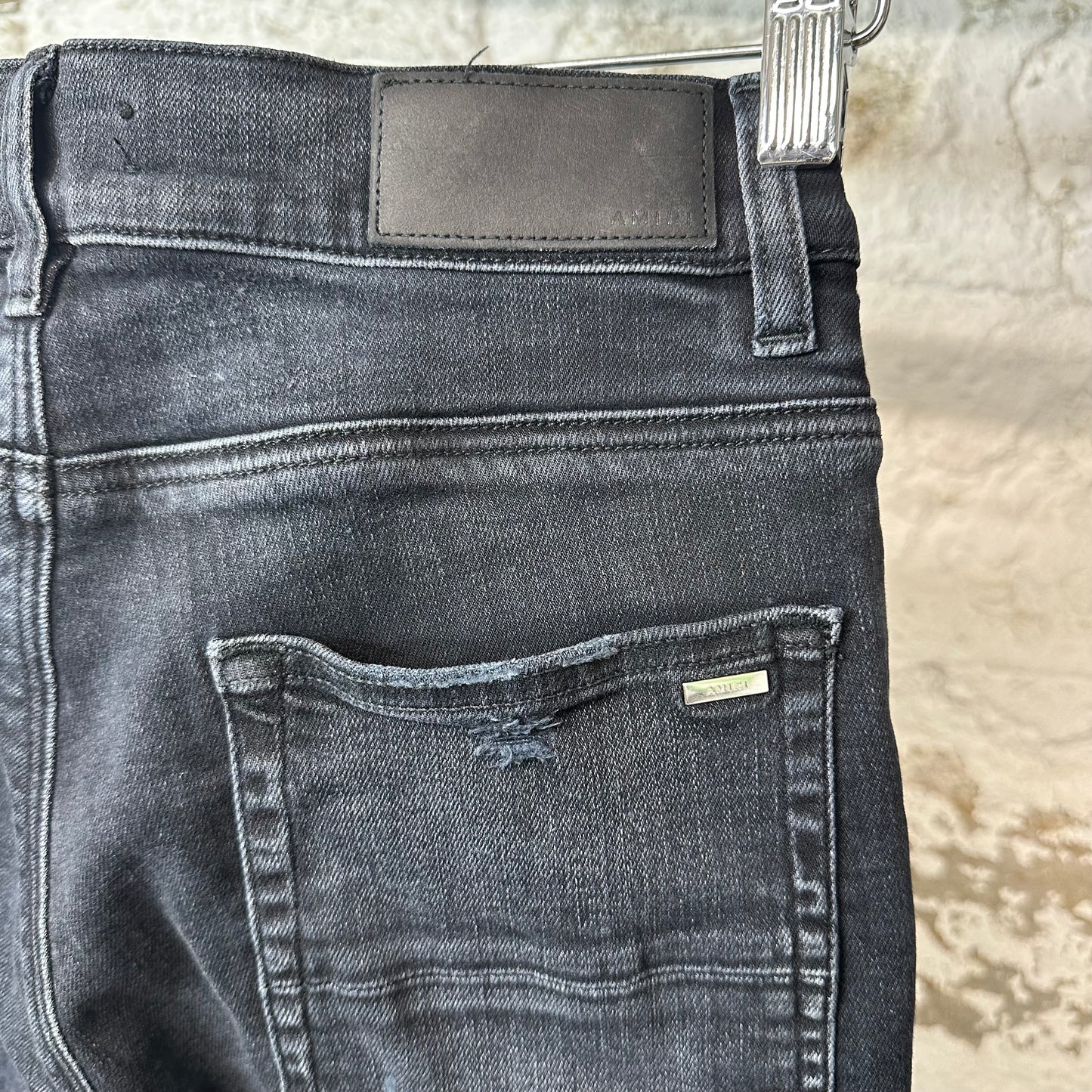 Amiri MX1 Pink Cracked Black Denim Jeans Sz 28