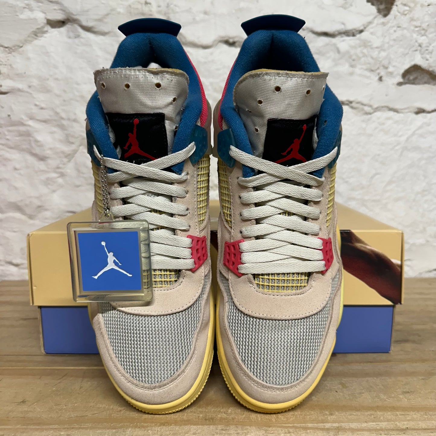 Air Jordan 4 Union Guava Ice Sz 11.5