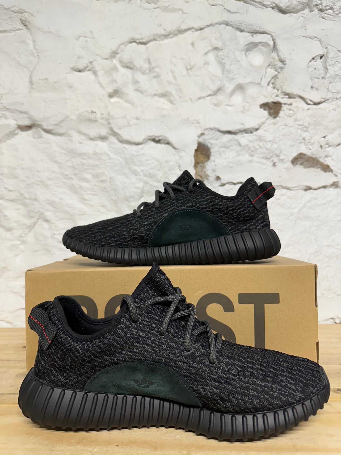 Yeezy 350 Pirate Black Sz 11.5