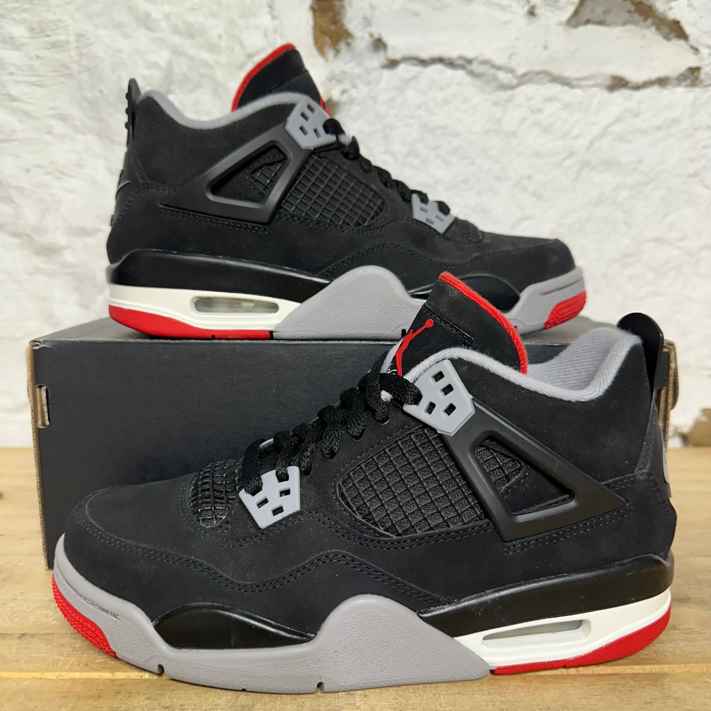 Air Jordan 4 Bred (2019) Sz 5Y DS