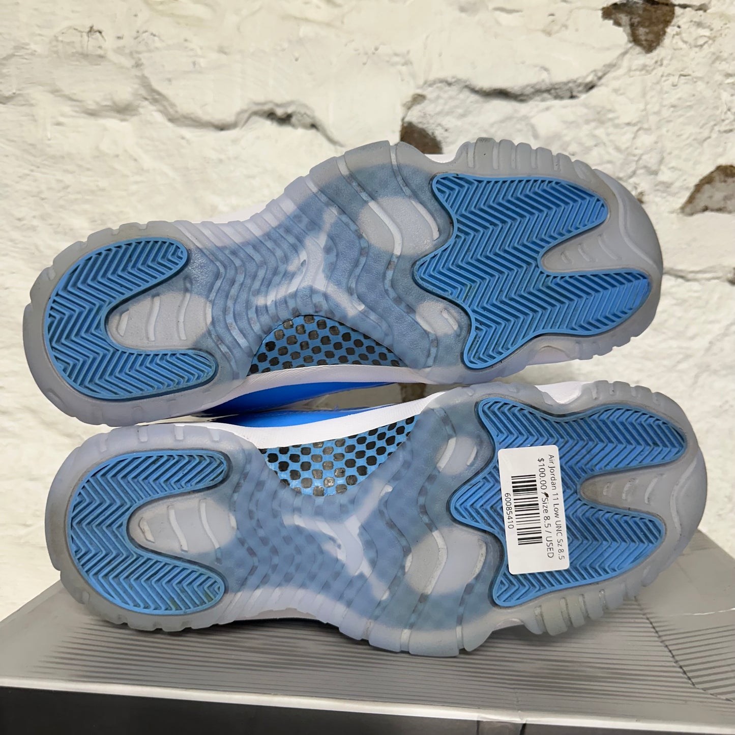 Air Jordan 11 Low UNC Sz 8.5