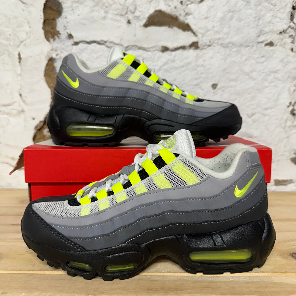 Nike Air Max 95 OG Neon (2020) Sz 6.5Y