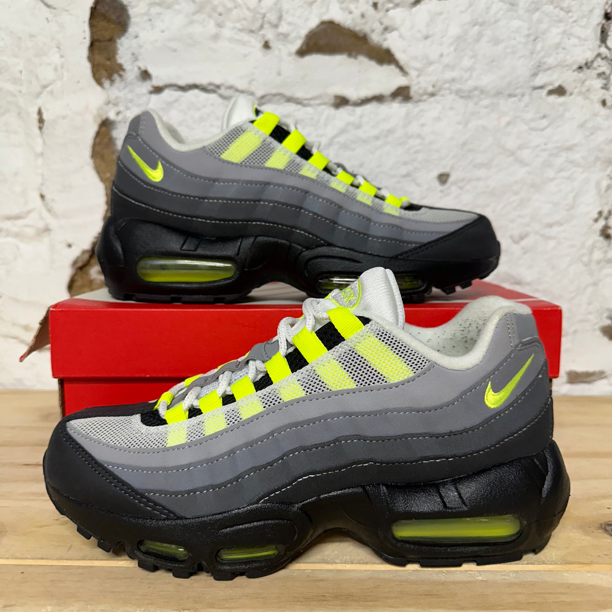 Nike Air Max 95 OG Neon (2020) Sz 6.5Y