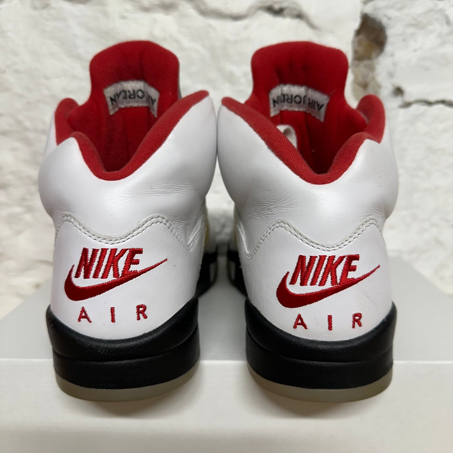 Air Jordan 5 Fire Red Sz 9