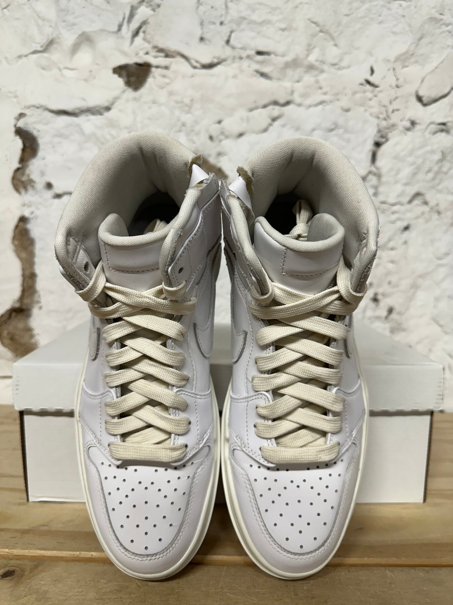 Air Jordan 1 Elevate White Gum Sz 7 (8.5W)