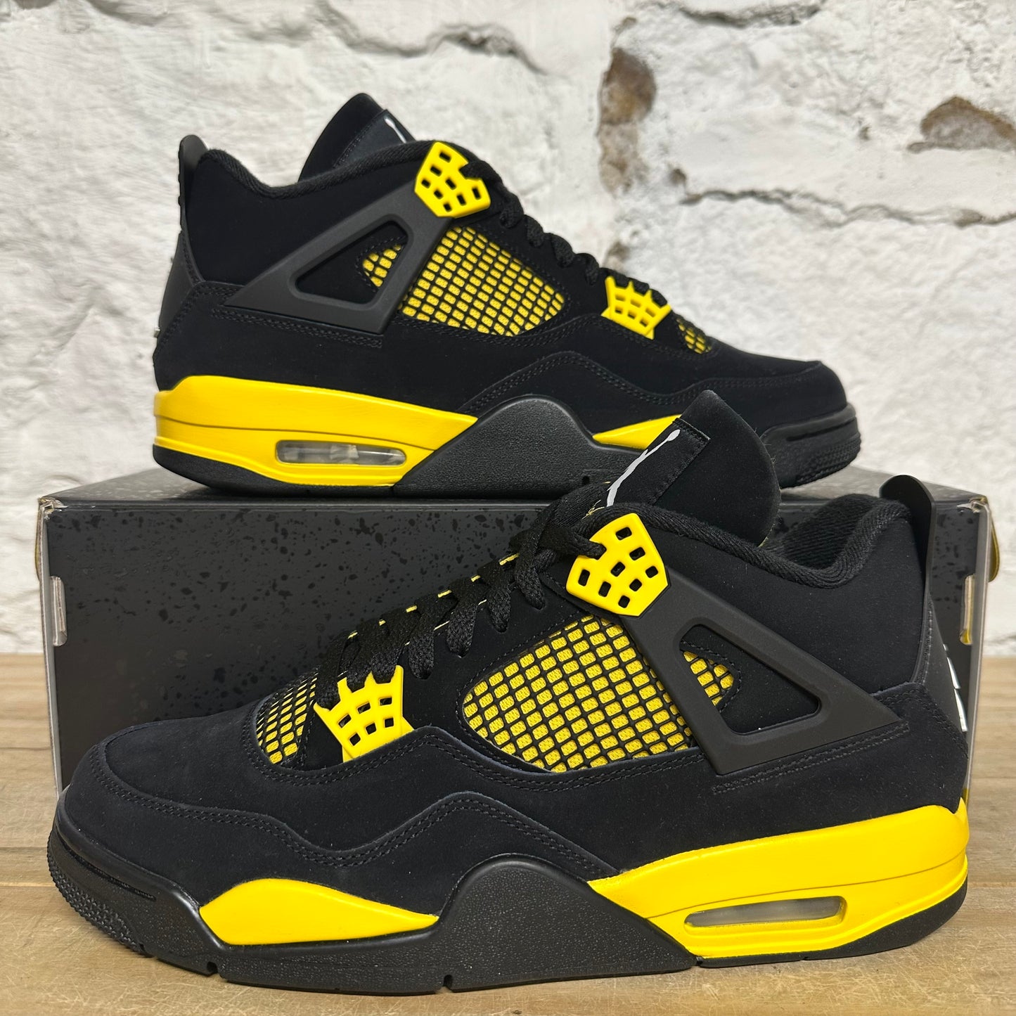 Air Jordan 4 Thunder Sz 10.5 DS