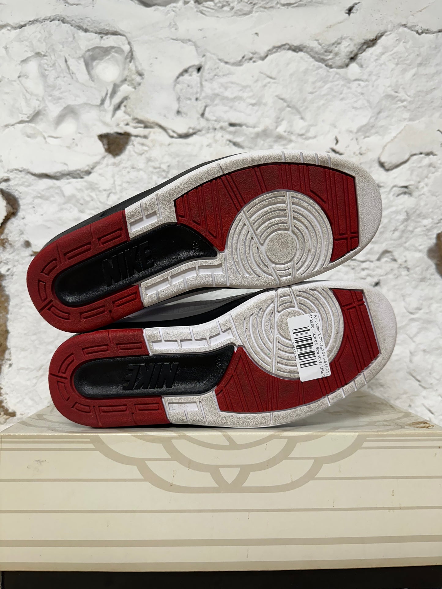 Air Jordan 2 Chicago Sz 8.5 (10W)