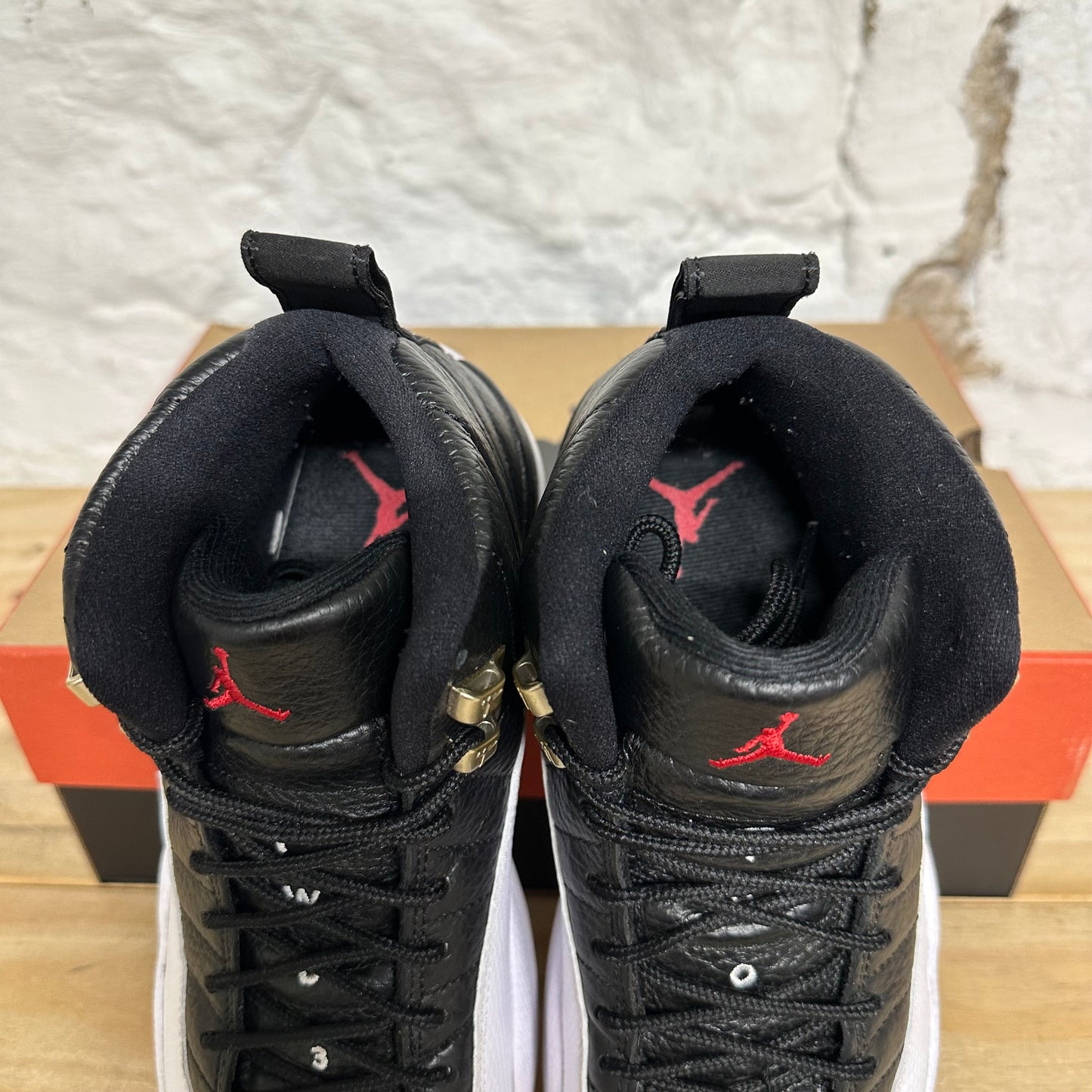Air Jordan 12 Playoffs Sz 8.5