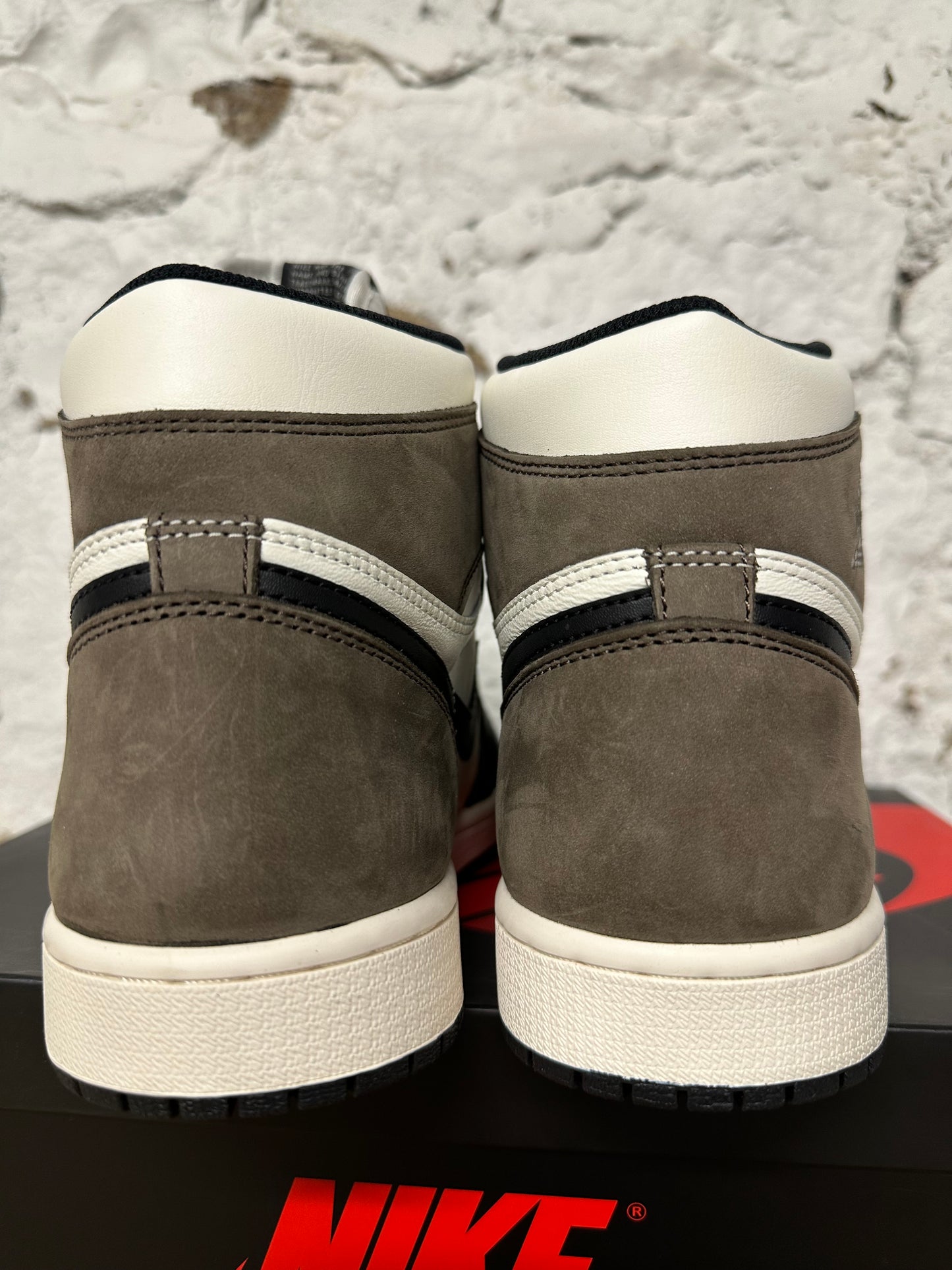Air Jordan 1 High Mocha Sz 10 DS