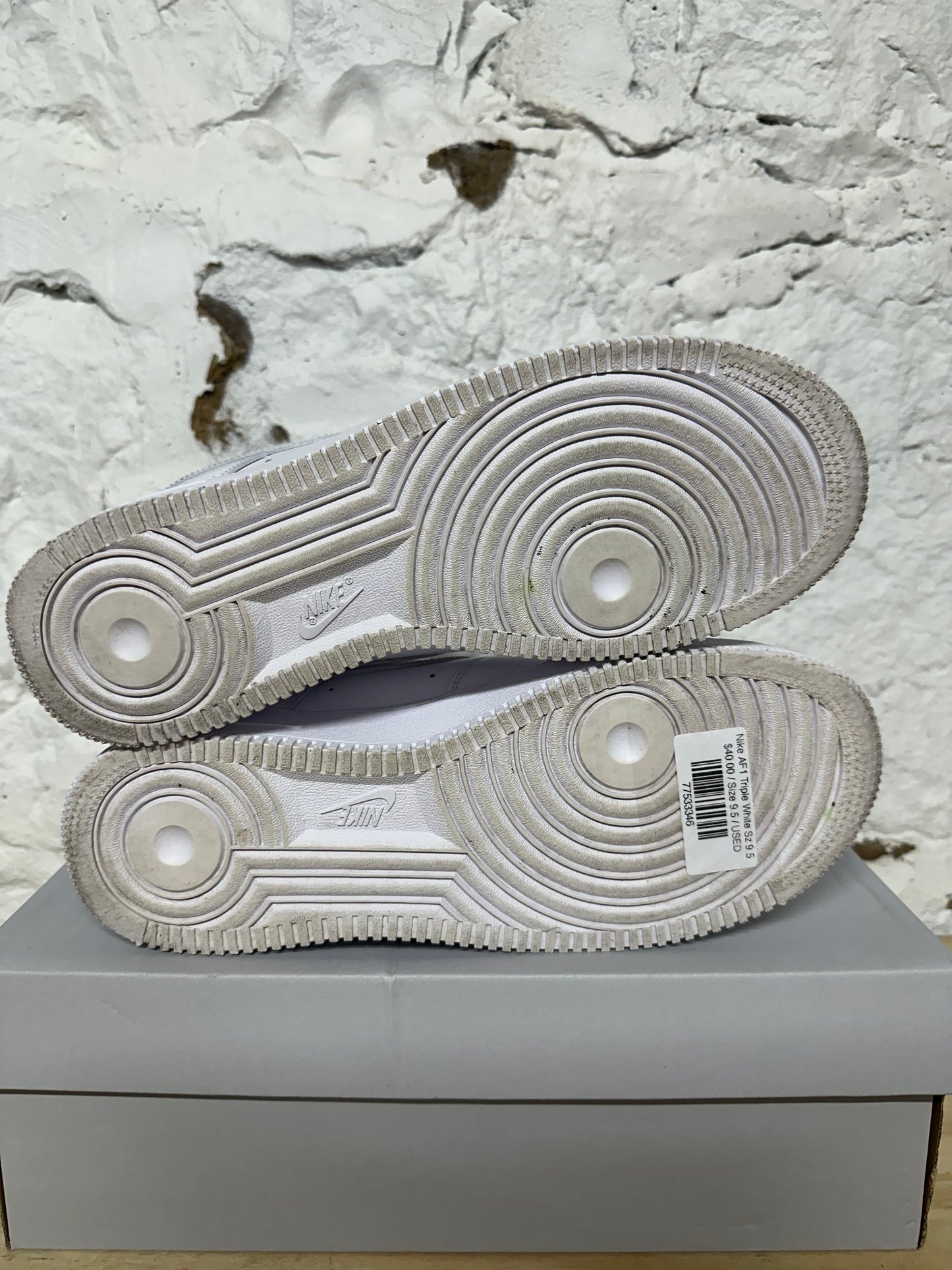 Nike Air Force 1 Triple White Sz 9.5