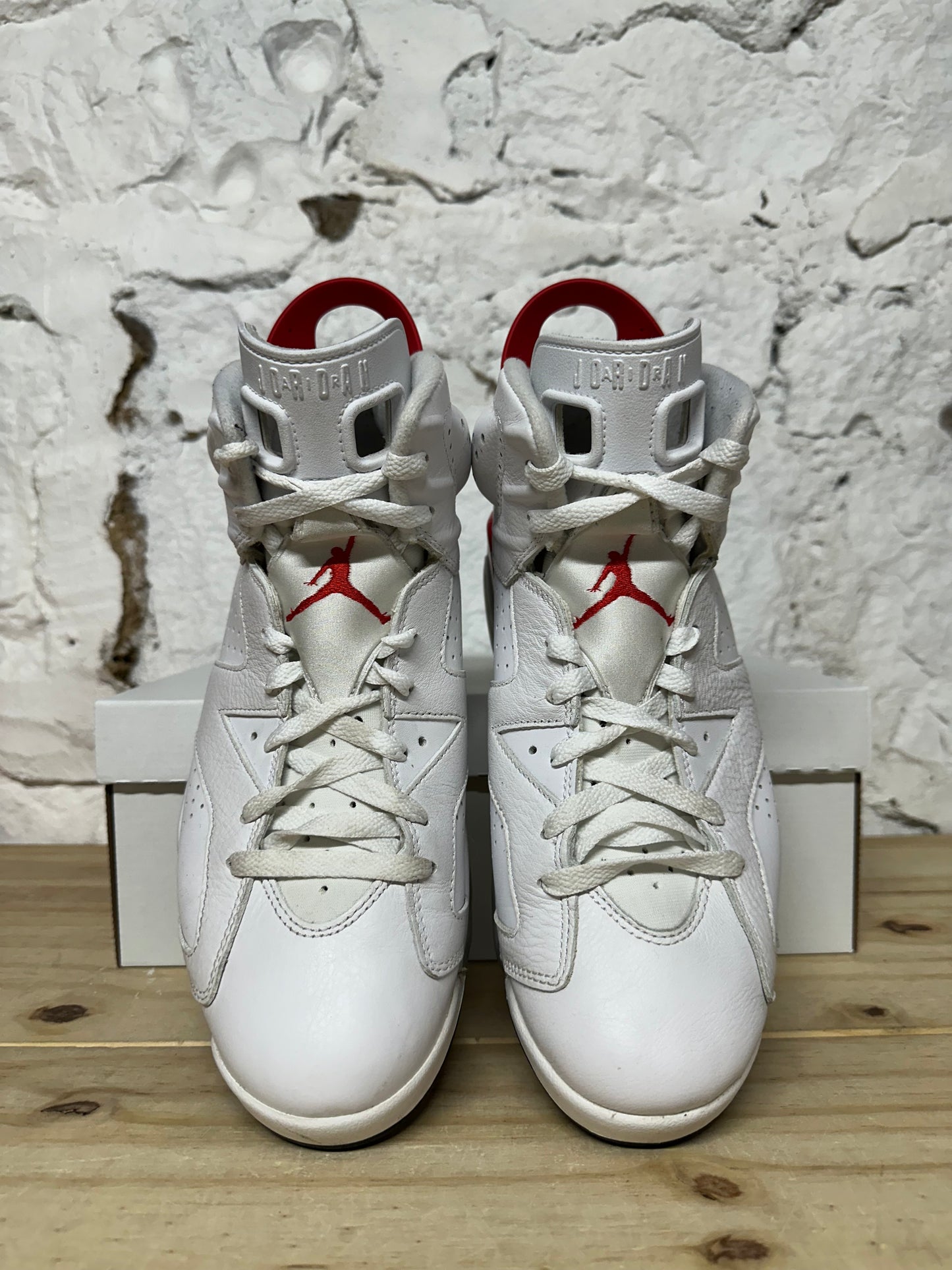 Air Jordan 6 Red Oreo Sz 10