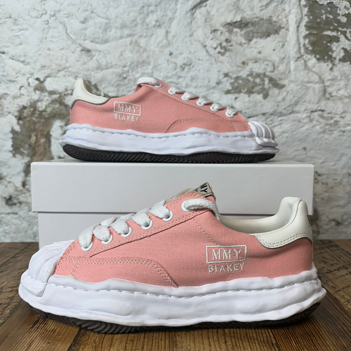 Maison Mihara Blakey Salmon White Sneaker Sz 9 (42)