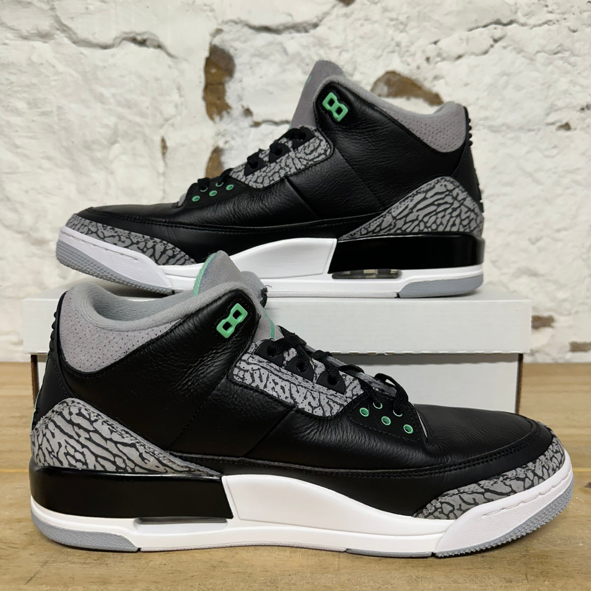 Air Jordan 3 Green Glow Sz 13