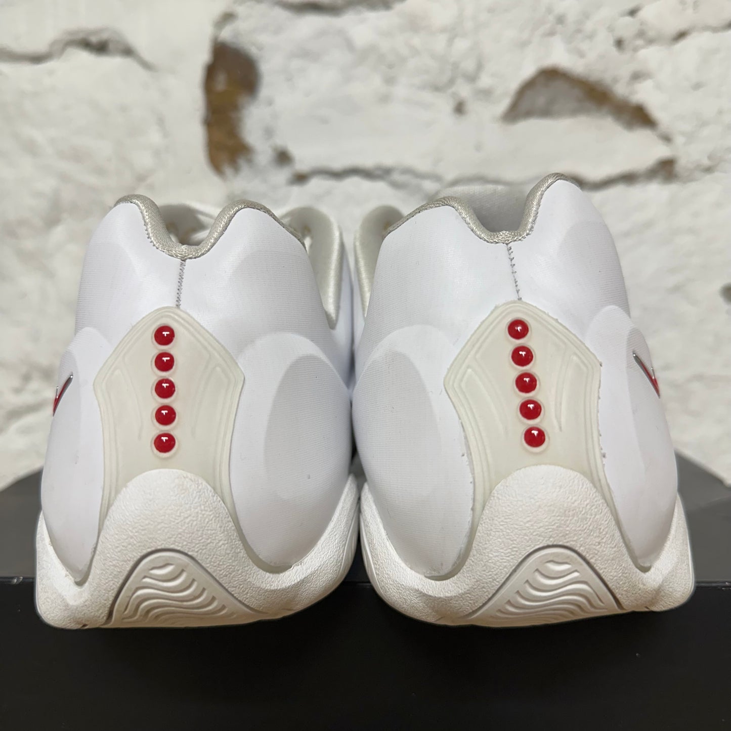 Nike Air Zoom Courtposite White Supreme Sz 10.5