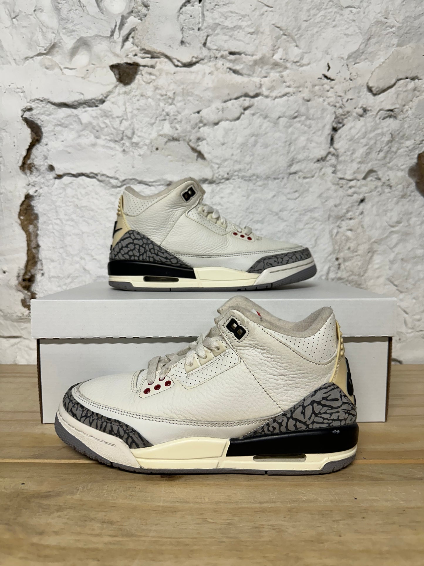 Air Jordan 3 Reimagined Sz 5.5Y